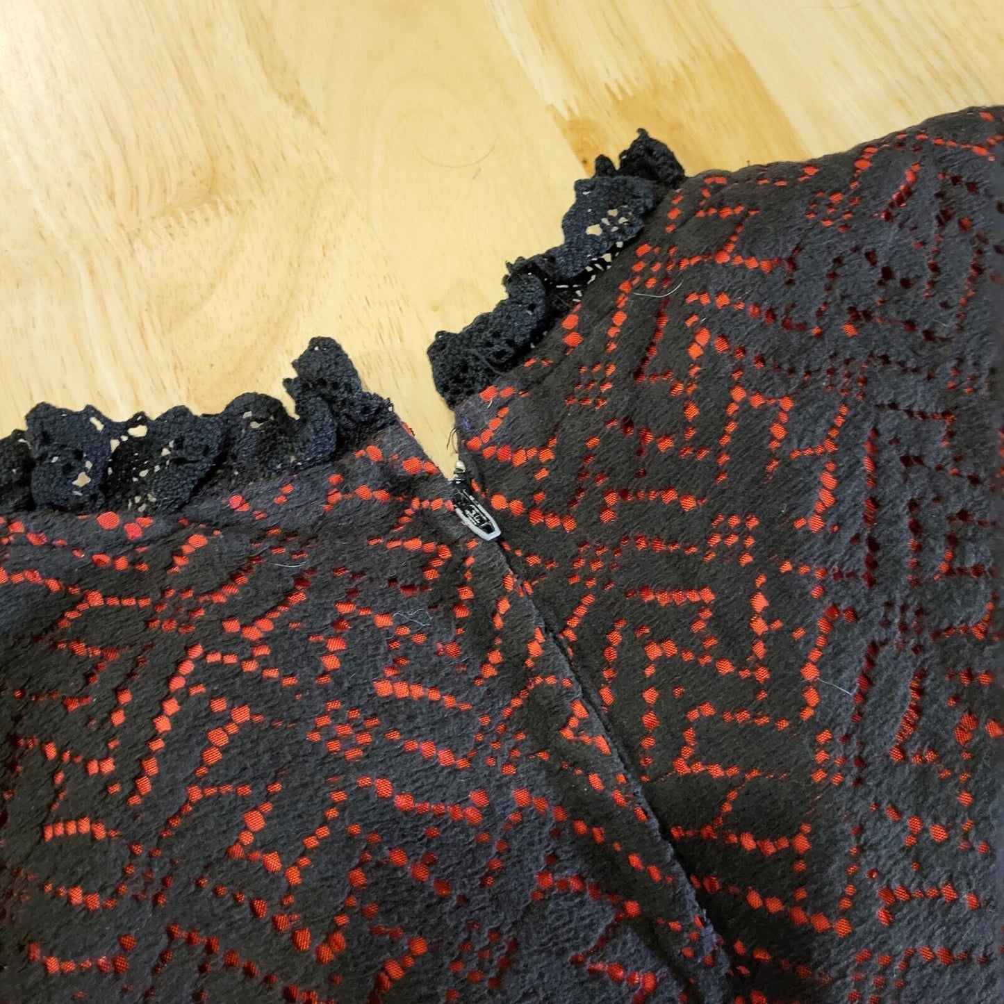 Vintage Handmade BLACK lace Dress Red Lining GOTH vampire Dress Cap Sleeve 15" 