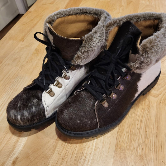 Myra Beaver Boots Hairon Cowhide Leather Fur Cuff Lace Up Rugged Sole 9