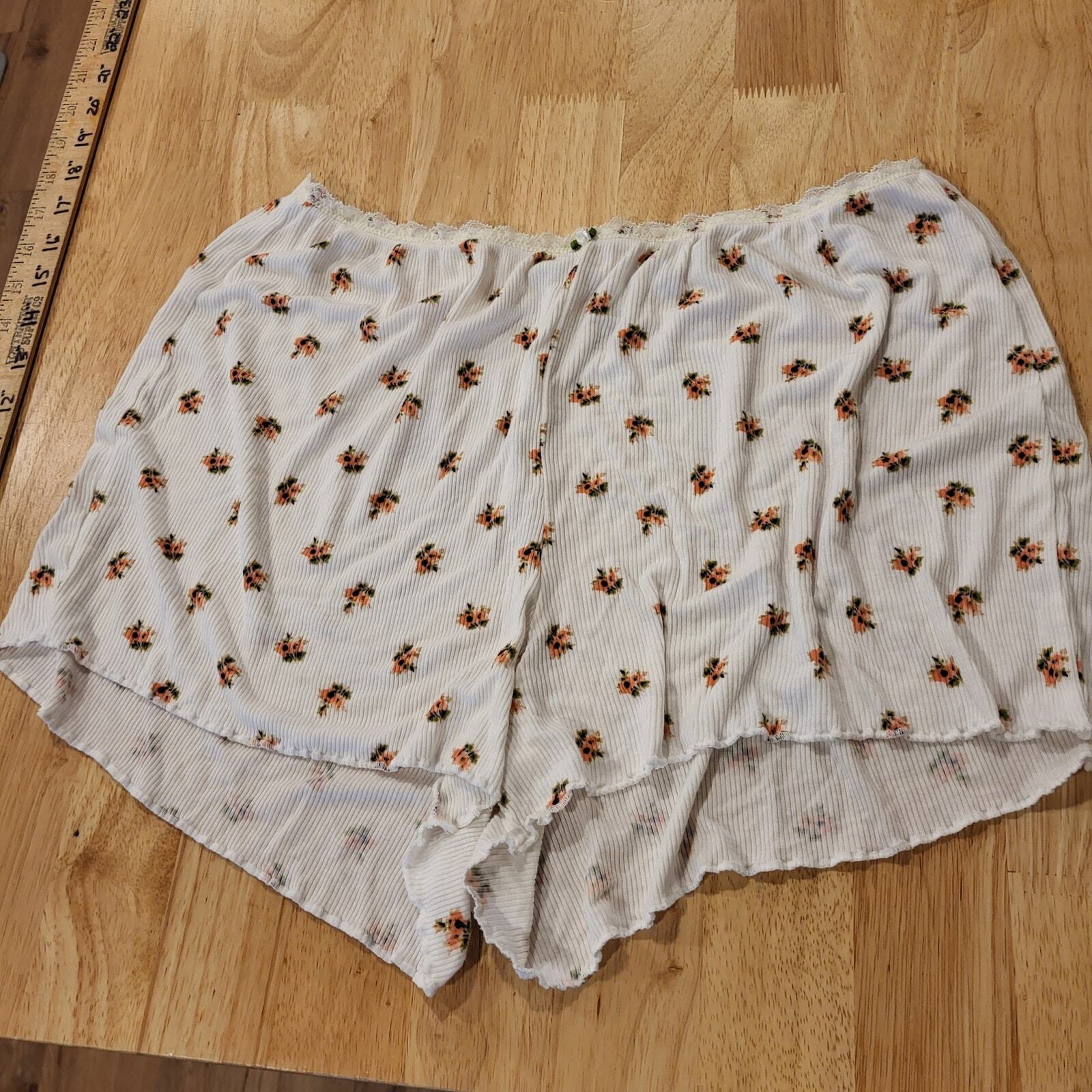 Aerie Soft Ribbed Knit Floral White Shorts Elastic Waist Medium
