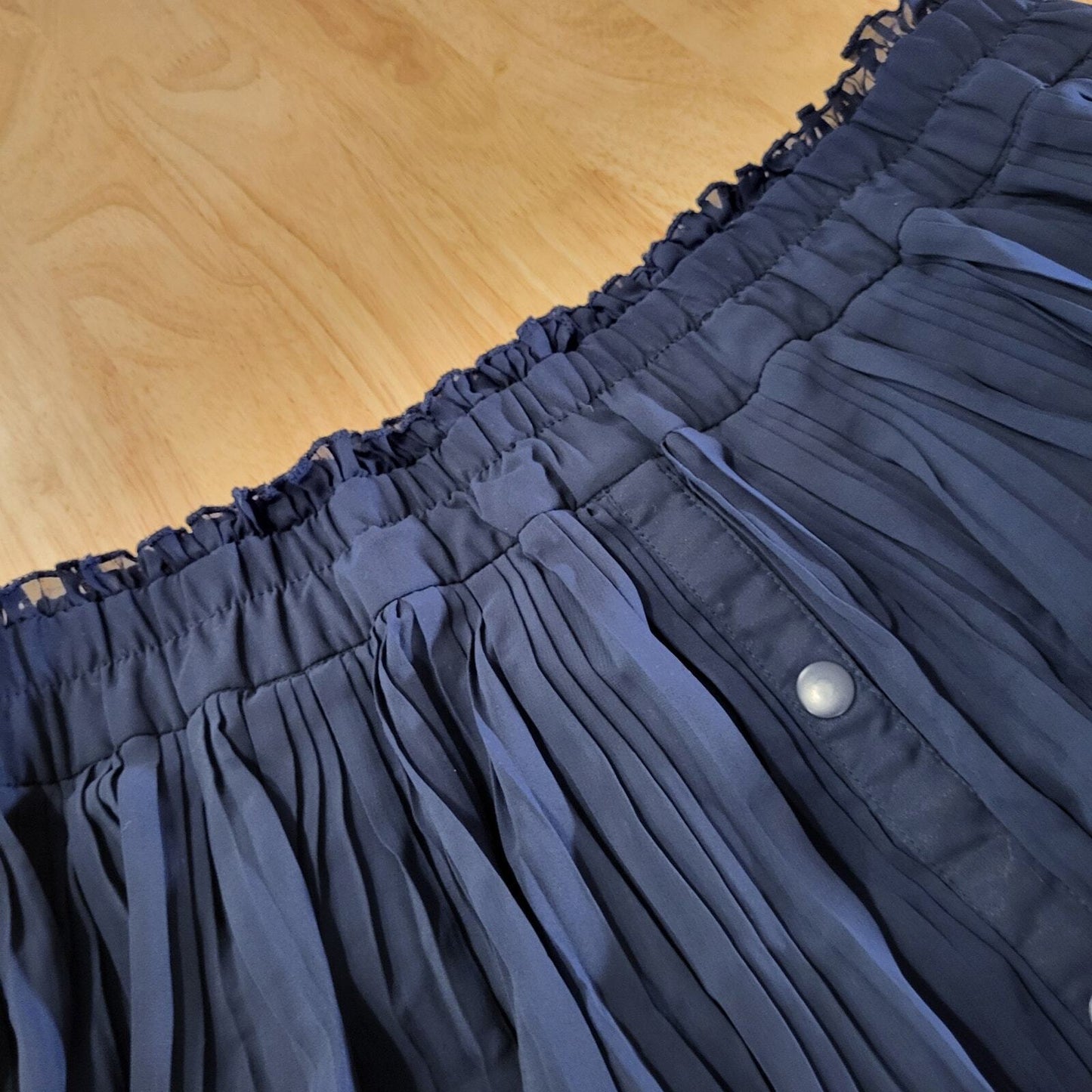 Est. 1946 Navy Blue Pleated Elastic Waist Skirt Button 18/20w Mid Length Rayon
