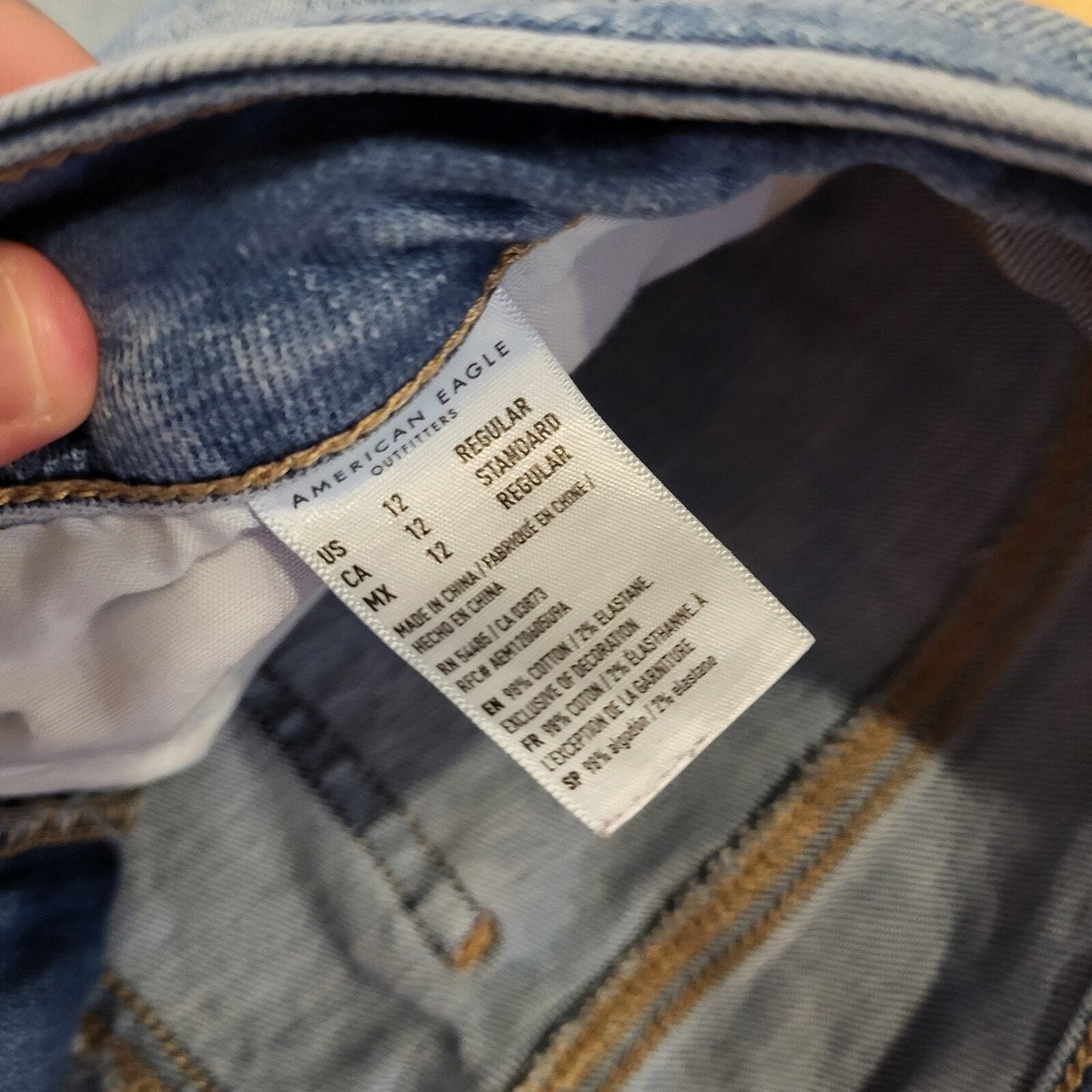 American Eagle Super Stretch Size 12 Straight Leg Distressed Medium Wash