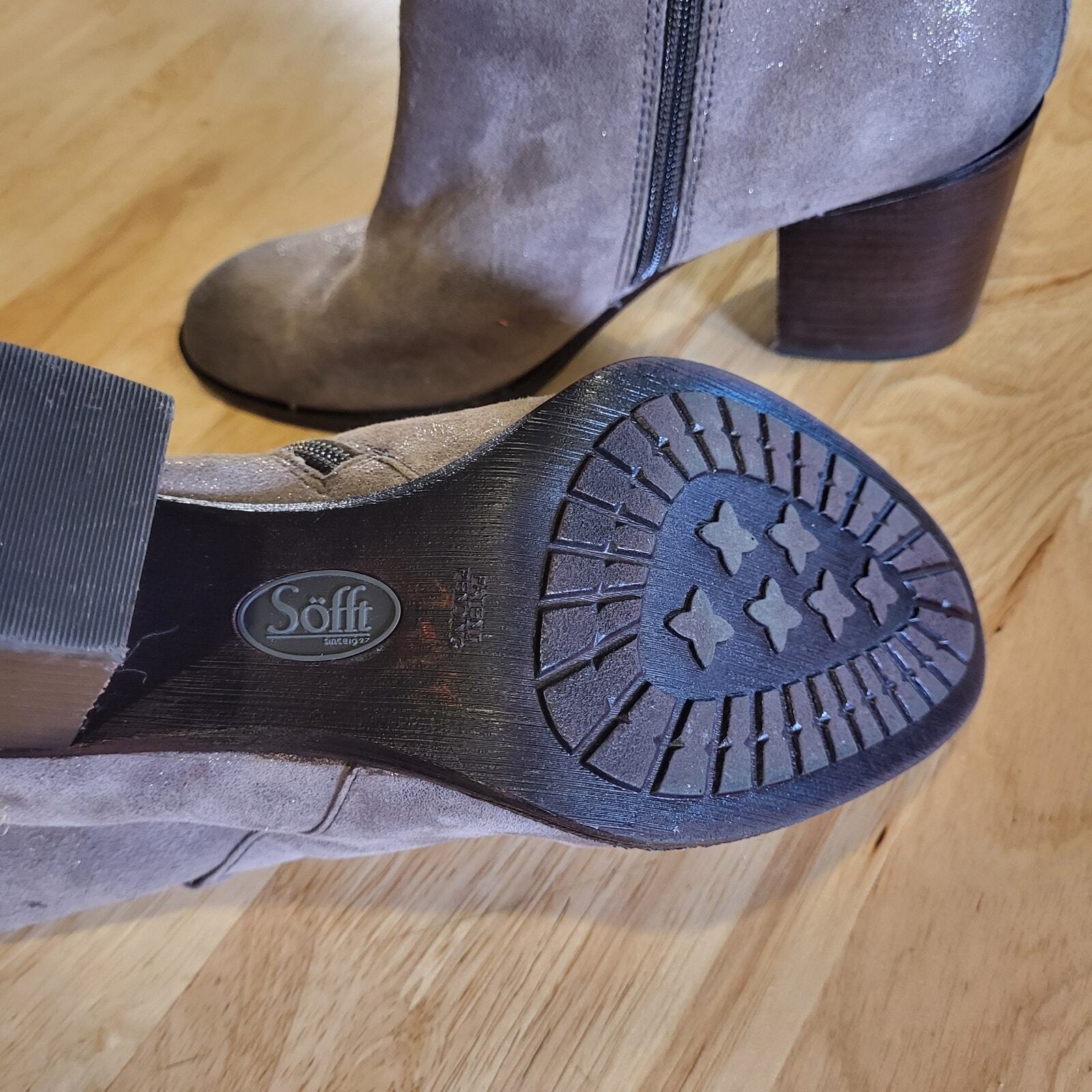 Sofft Metallic Gray Suede Block Heel Booties Size 8