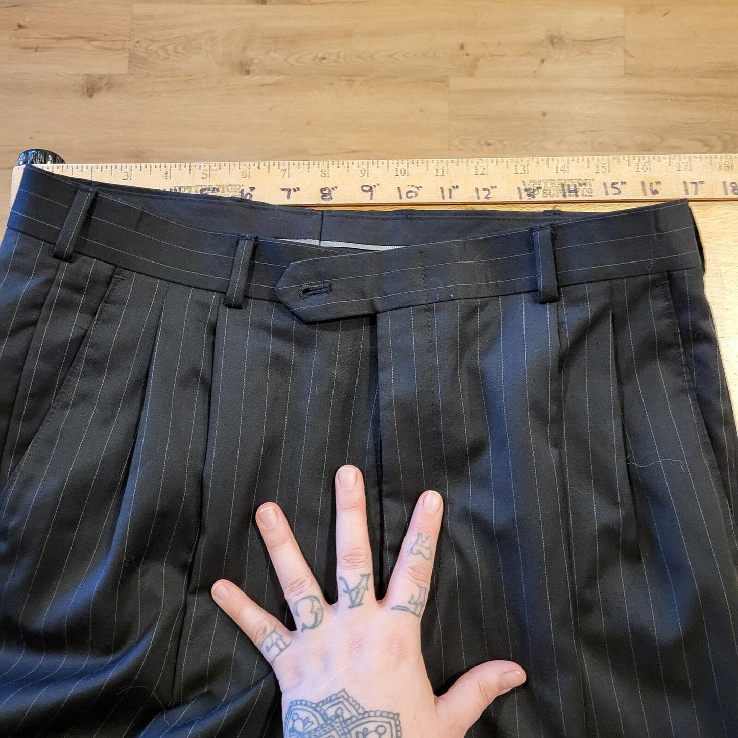Andrew Fezza Fusion Men's Suit Coat & Pants 34" Waist 20" P2P Pinstripe pleated