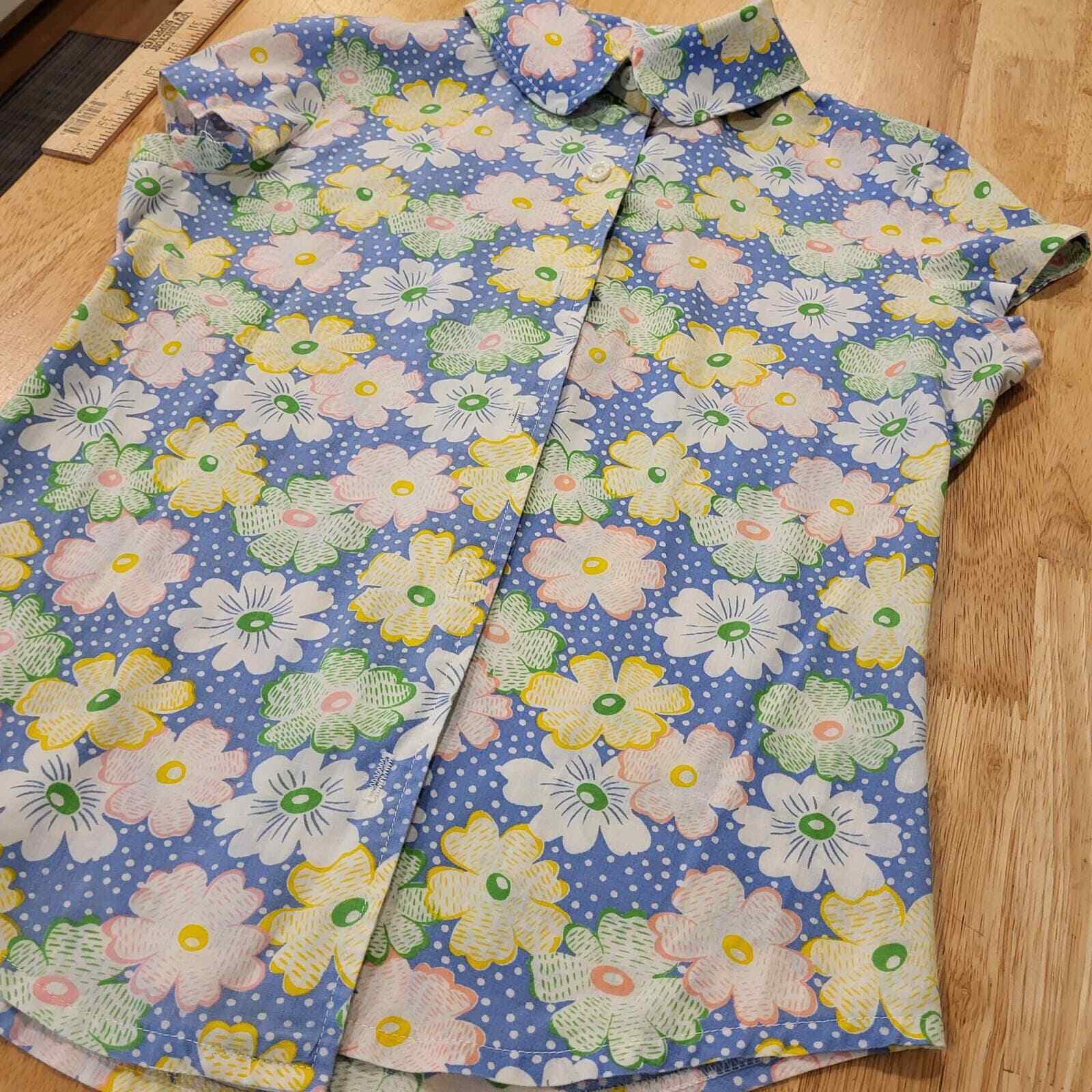 Vintage floral blue background Peter Pan collar button front top