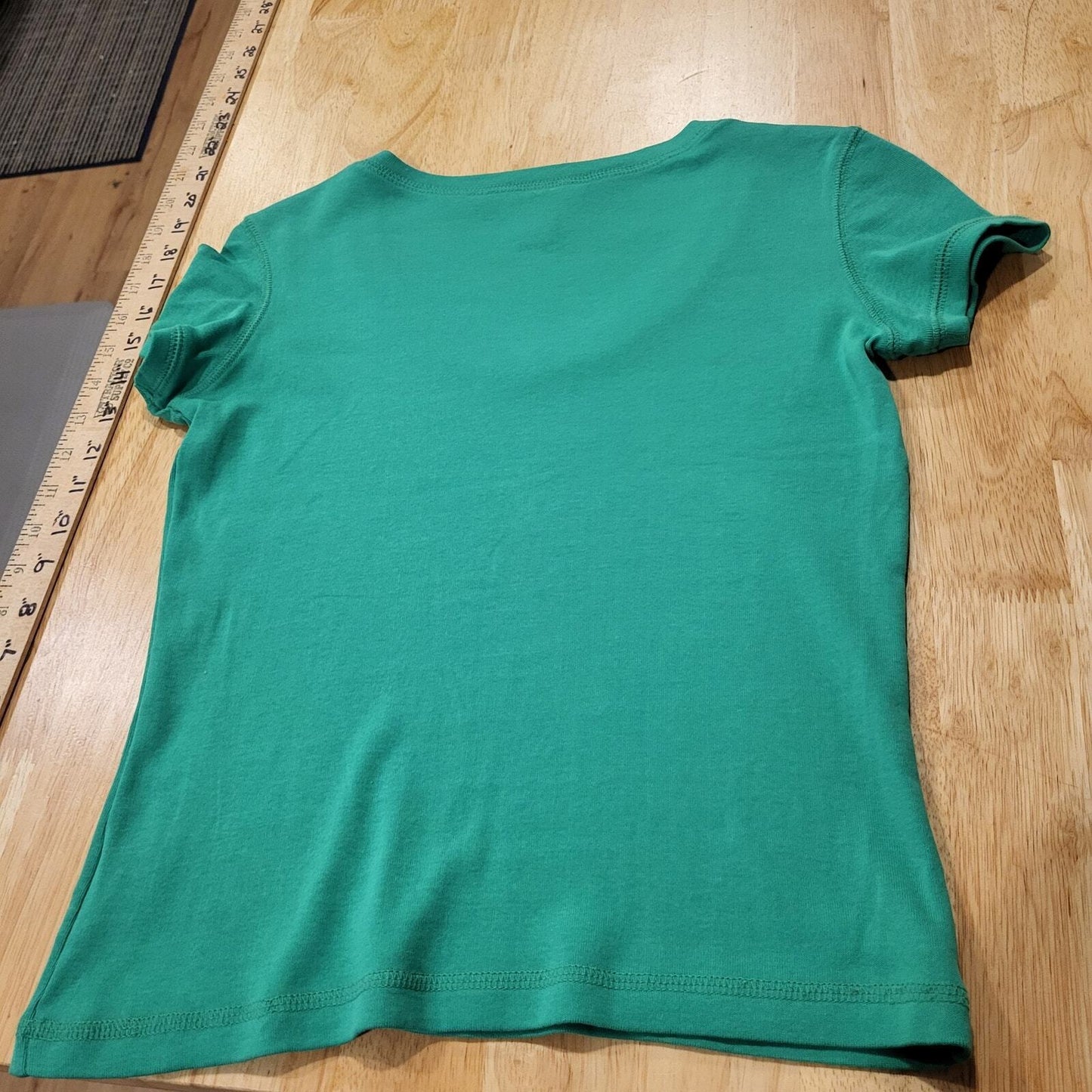 Lilly Pulitzer Green V-Neck T-Shirt 100% Pima Cotton XS