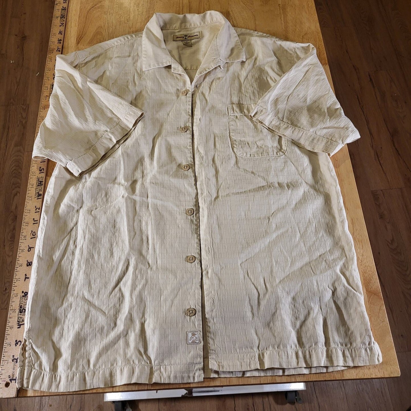 Tommy Bahama Beige Waffle Weave Short Sleeve 100% Silk Button Down Medium