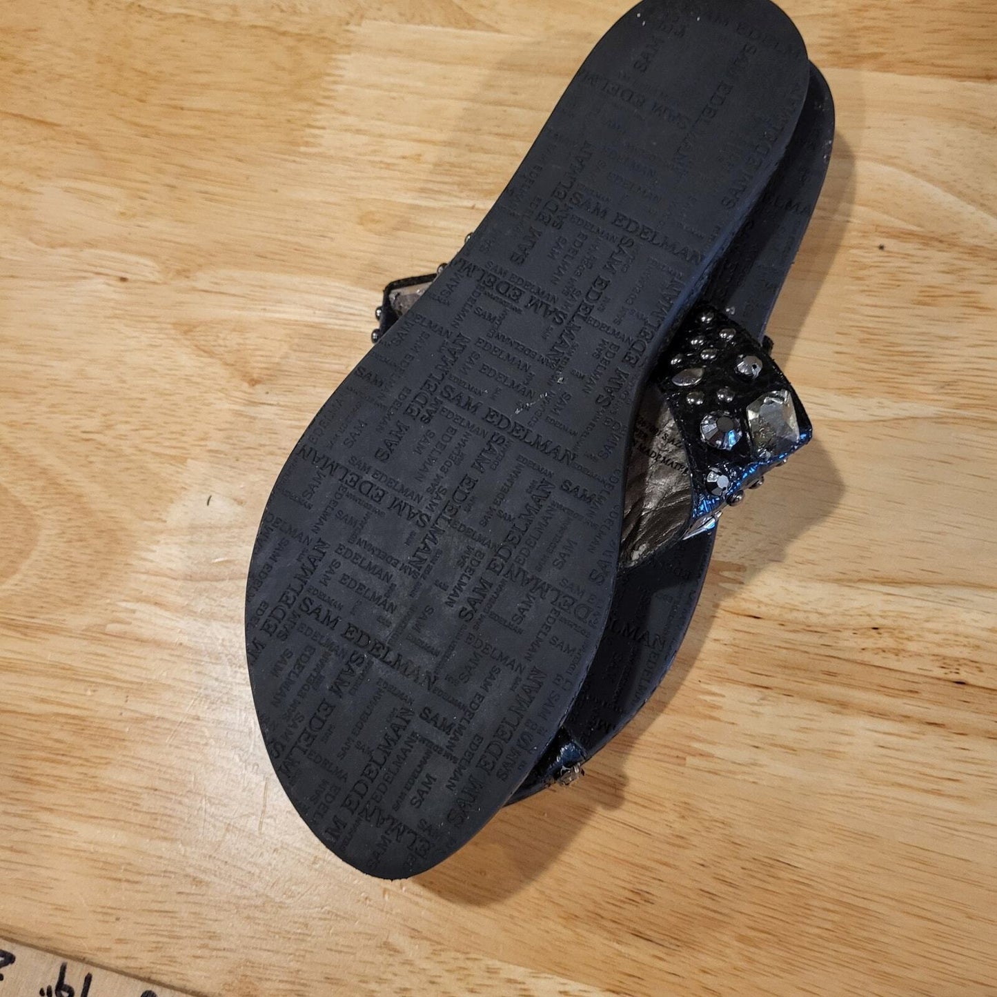 Black Gem Detail Sam Edelman Sandals Around Toe 8.5 M Gently Used