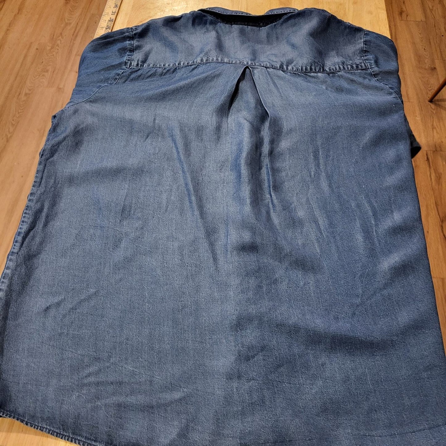Soft Surroundings Chambre Button Down Collared Clip  Buttons Suede 28" P2P