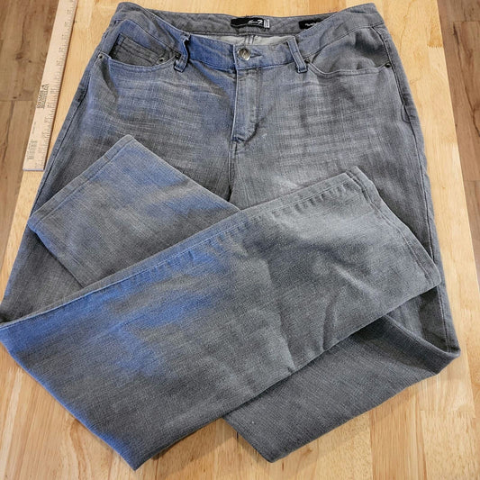 Seven7 Jeans Gray size 12 Emboss Logo Straight Leg 32" Waist 30" Inseam Stretch