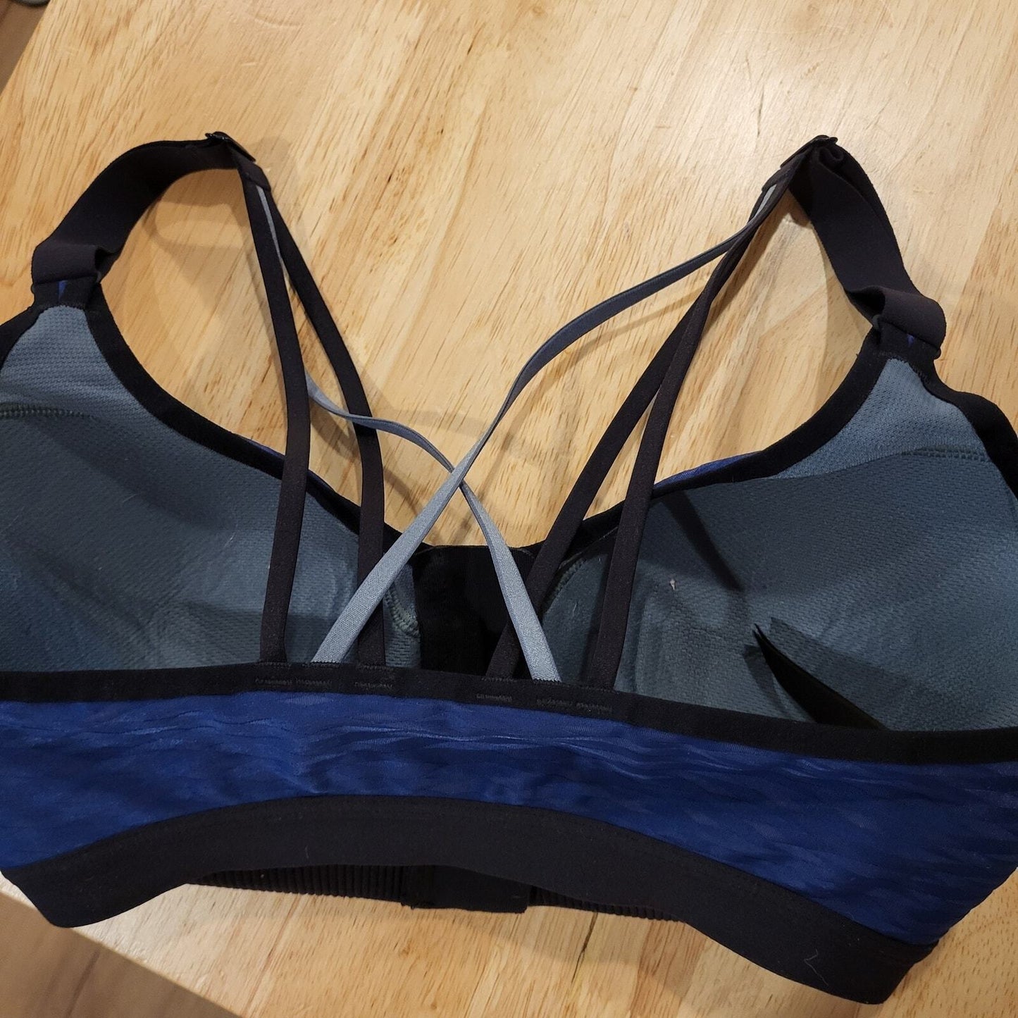 Victoria Sport 32C Blue Strappy Zip Front Bra 