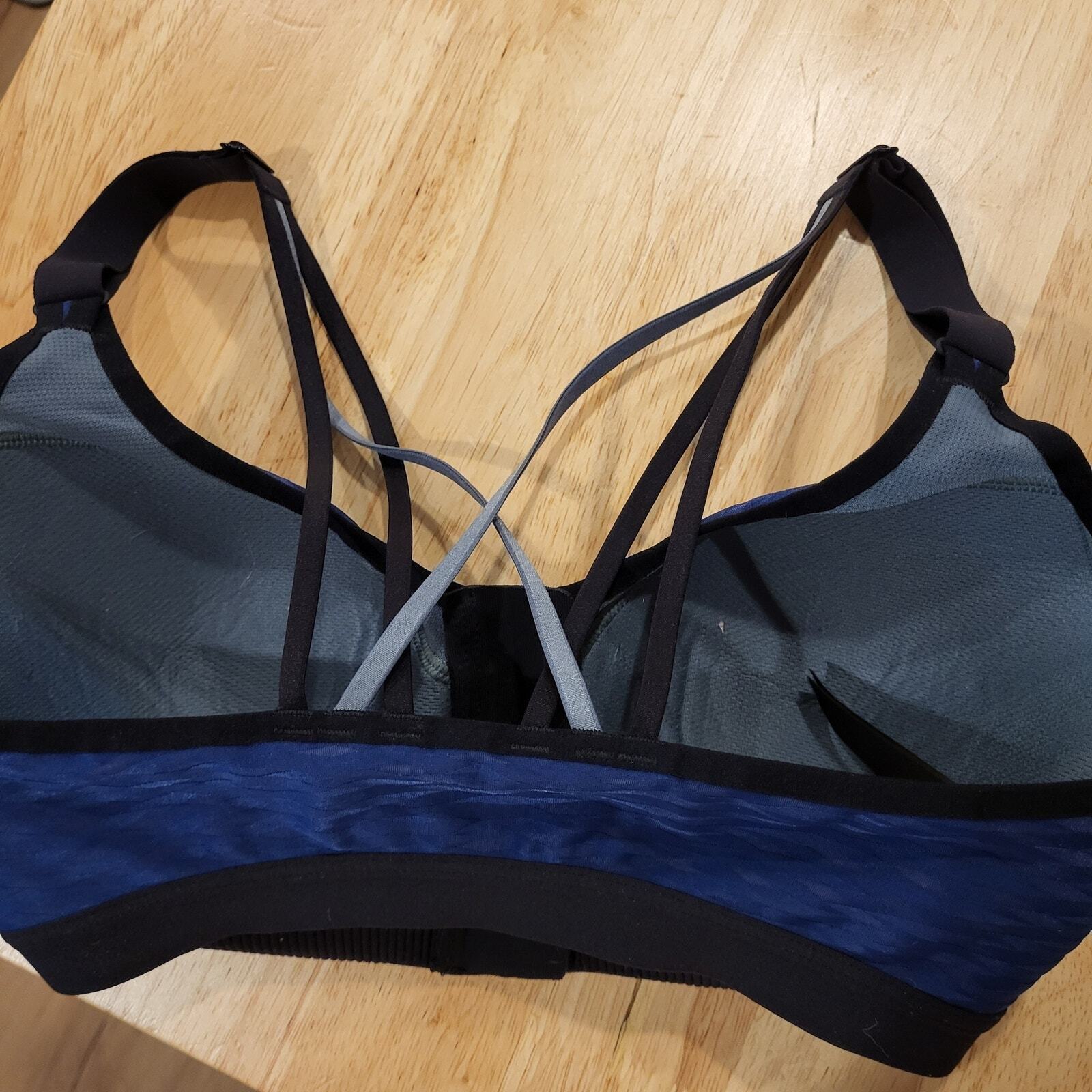 Victoria Sport 32C Blue Strappy Zip Front Bra 