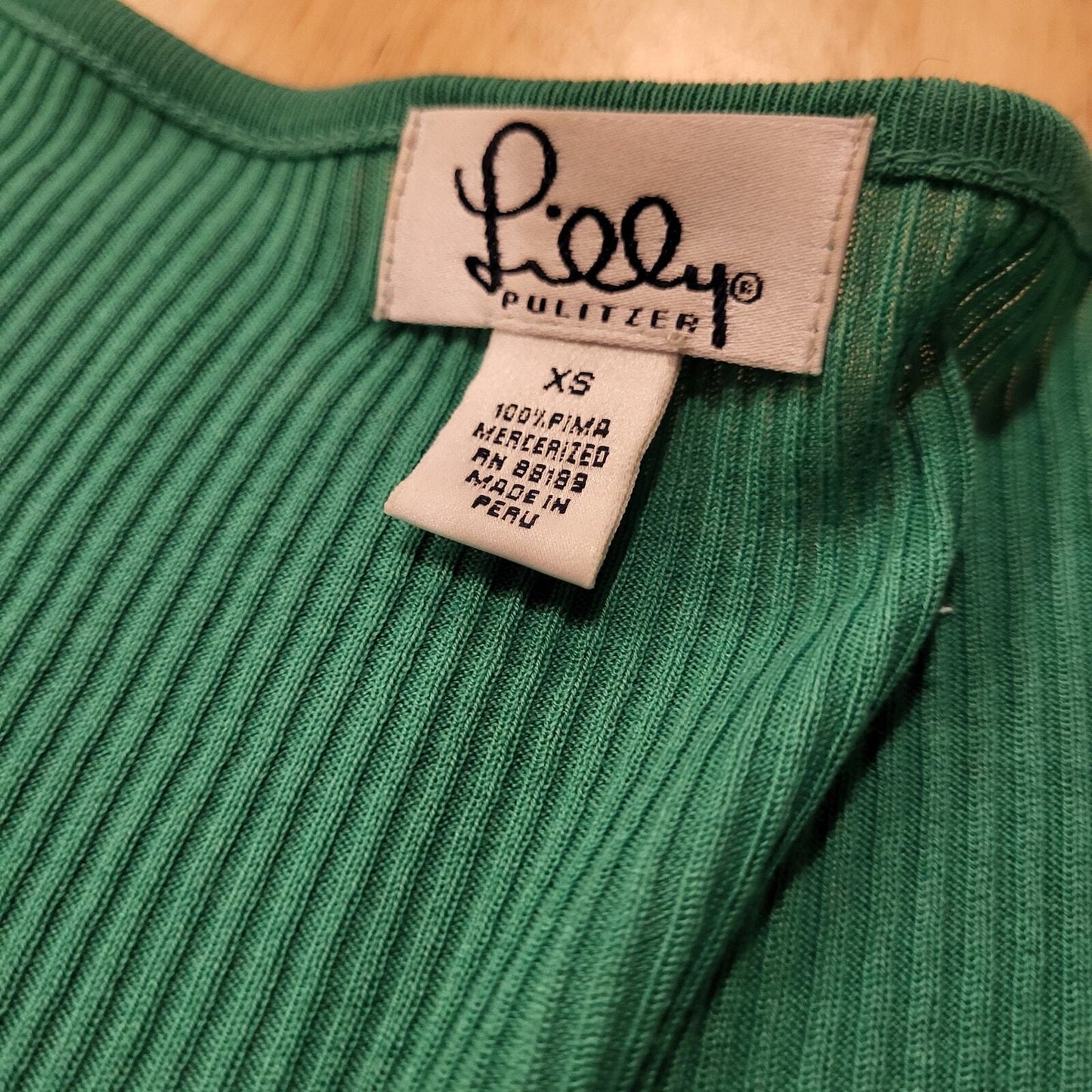 Lilly Pulitzer green long sleeve v-neck 100% cotton xsmall