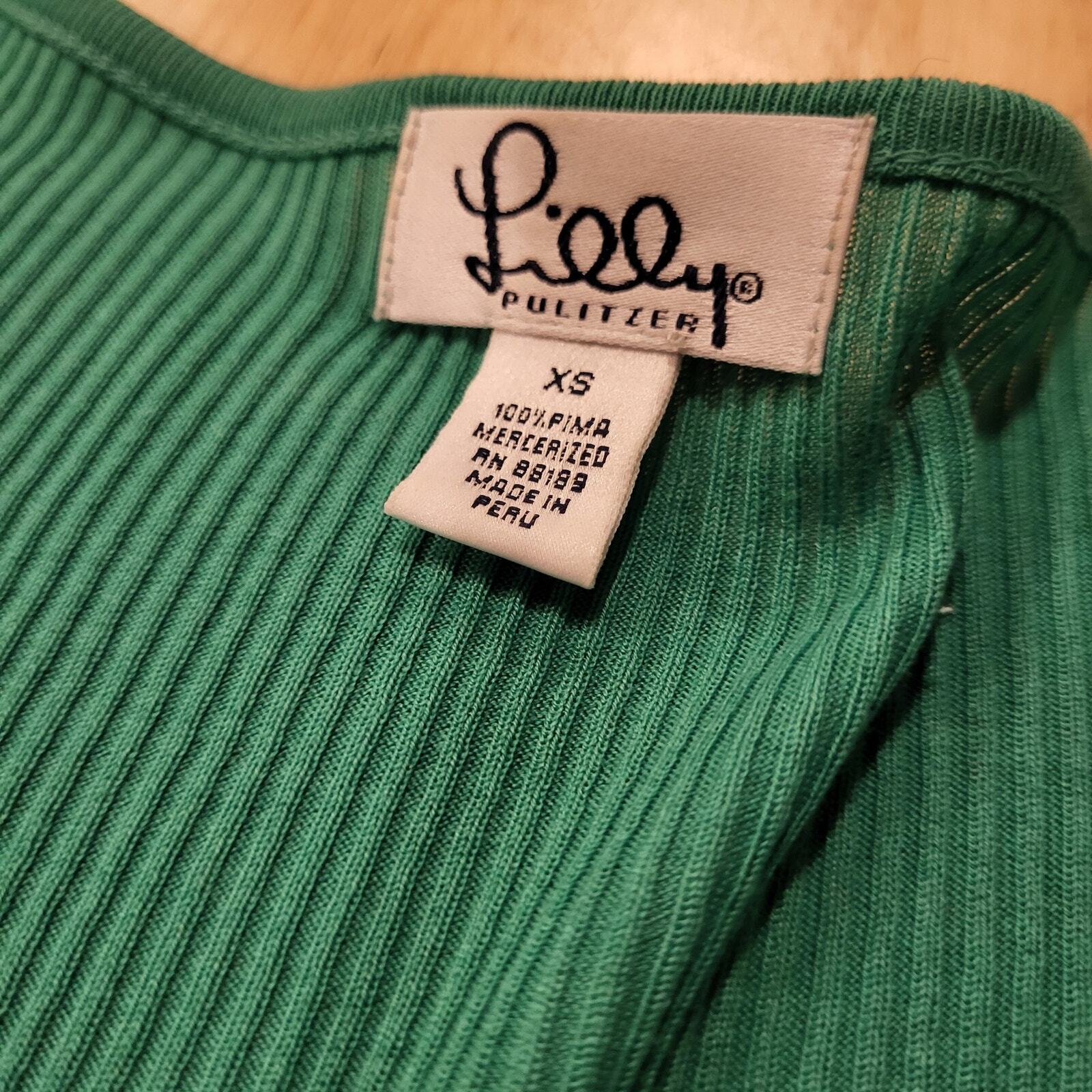 Lilly Pulitzer green long sleeve v-neck 100% cotton xsmall