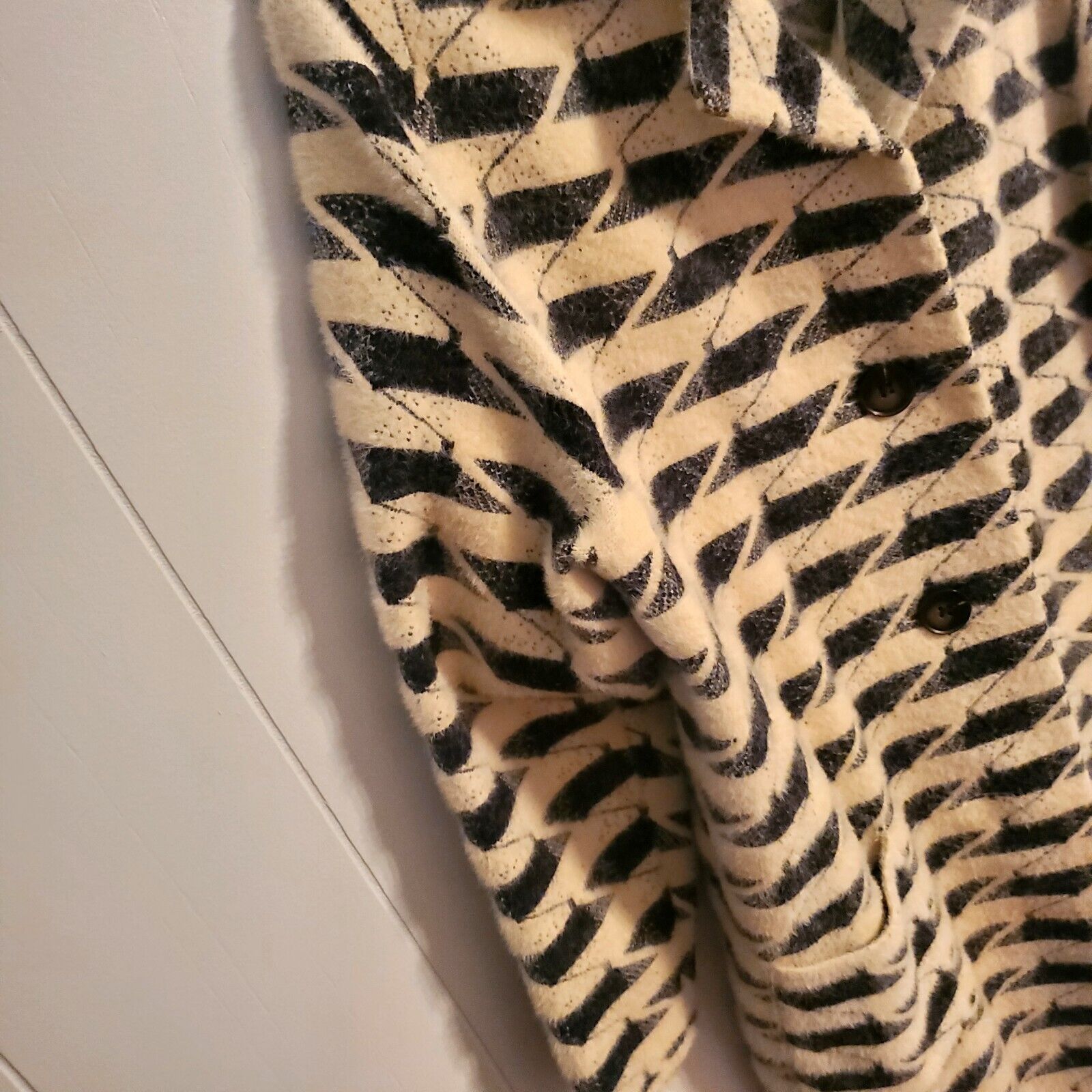 Cliche Black and Cream Houndstooth Button Front Mid Collar Wool Blend Cardigan