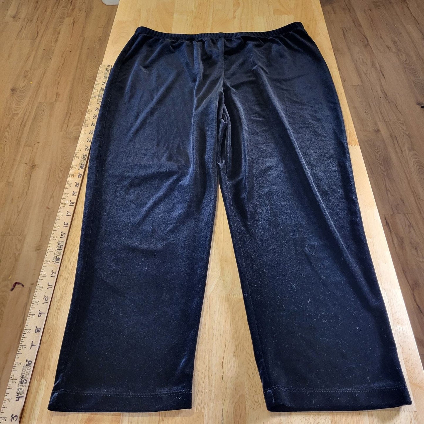Chicos Travelers Collection Black Velvet Ankle Pants Elastic Waist 3 36" Waist 