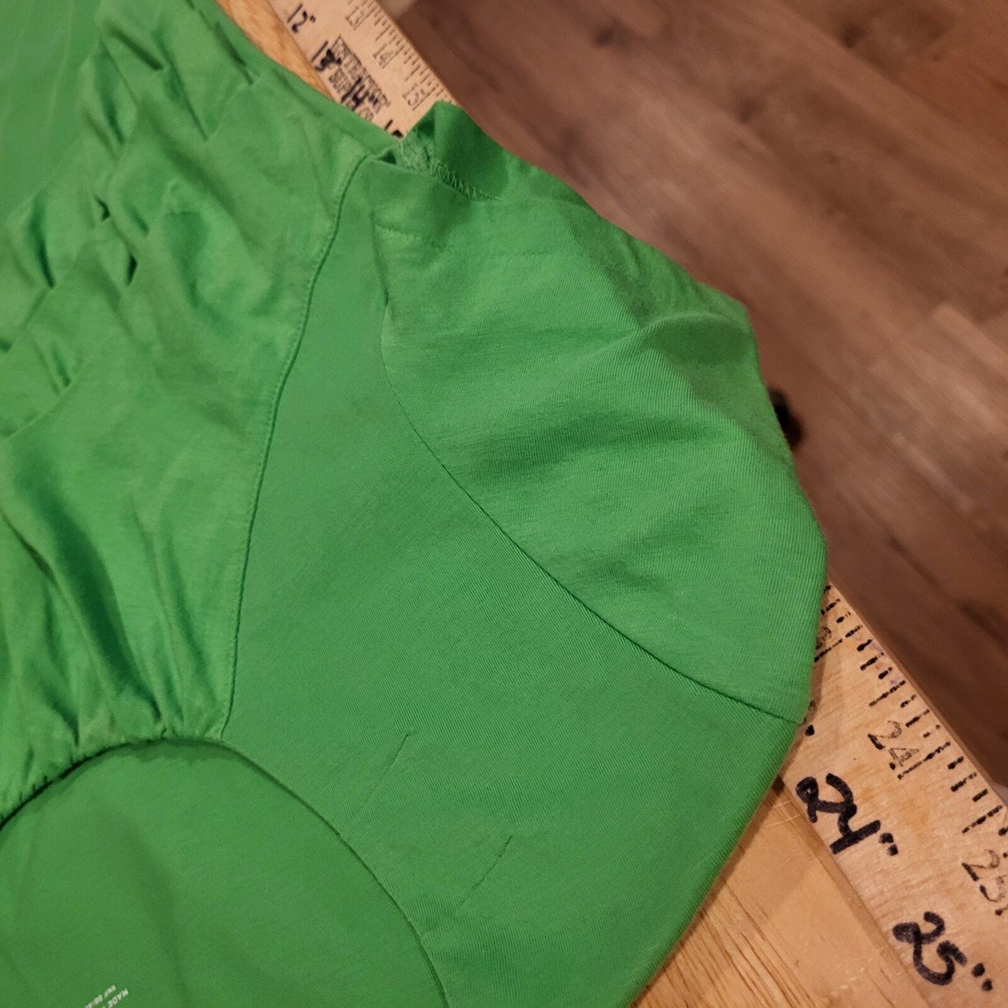 Lilly Pulitzer green gather sleeve small 15-in pit to pit 100% cotton t-shirt