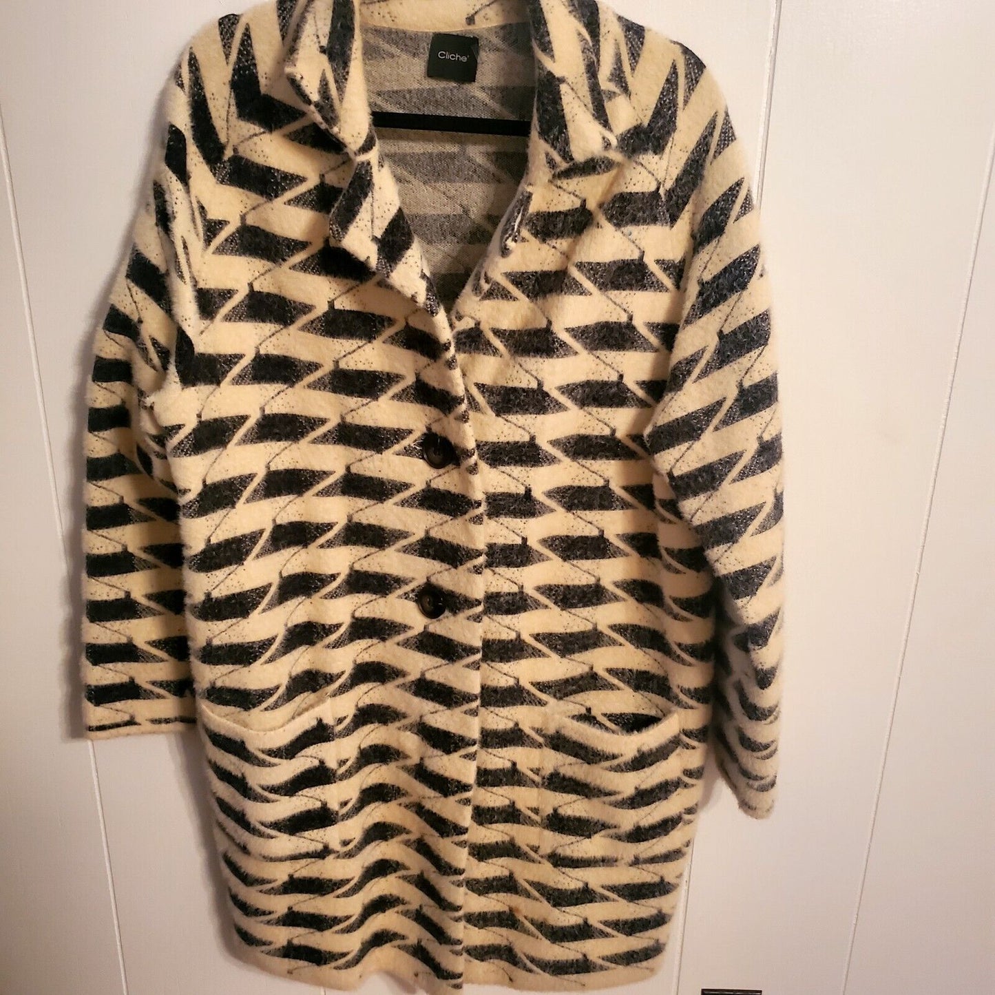 Cliche Black and Cream Houndstooth Button Front Mid Collar Wool Blend Cardigan