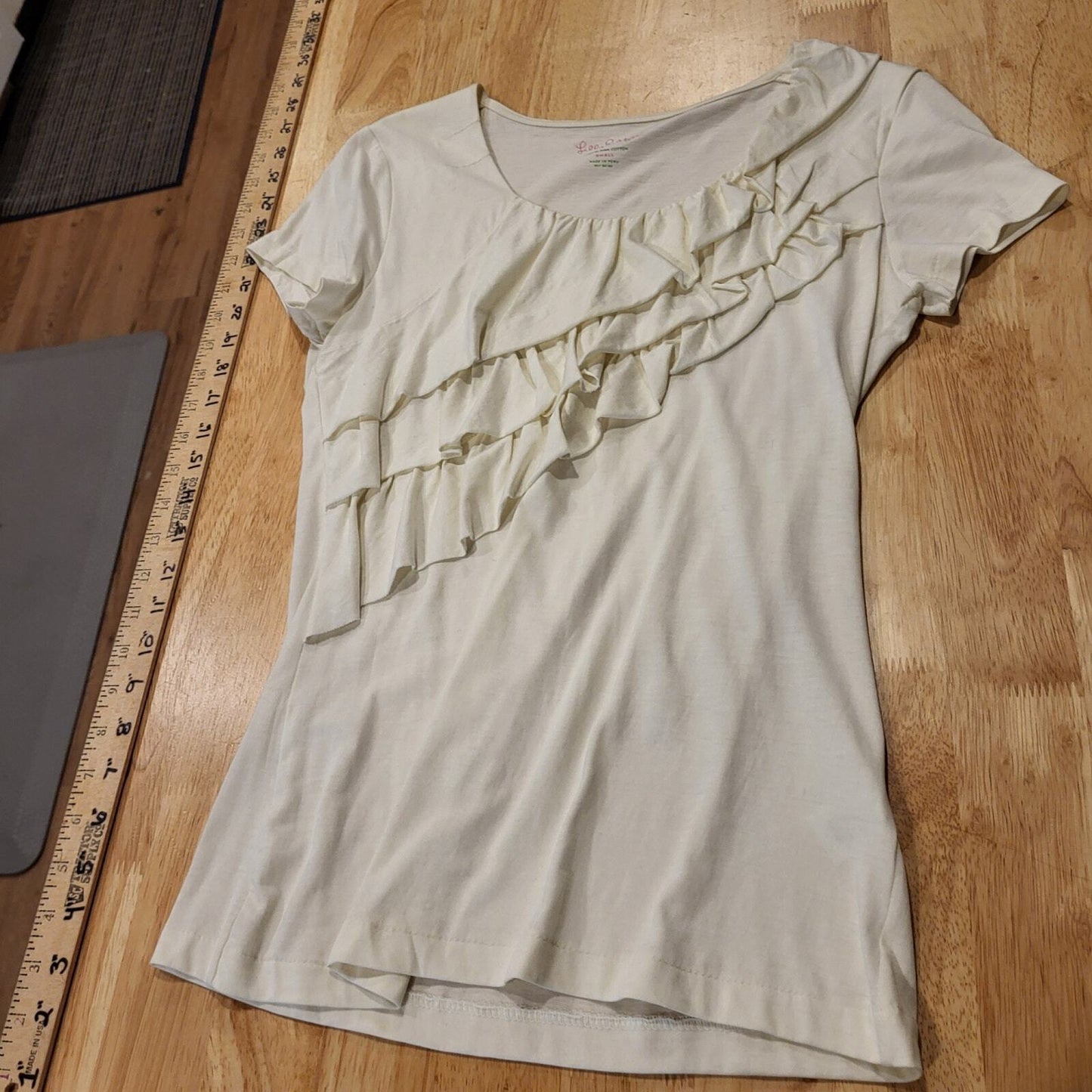 Lilly Pulitzer Cream ruffle front detail 100% cotton t-shirts small