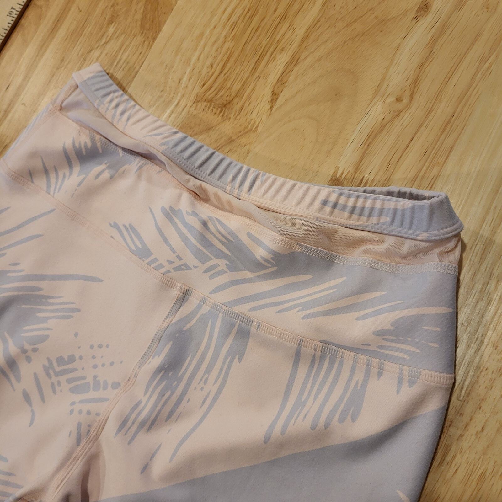 Fable tics Pink and blue abstract Cloud  leggings size small