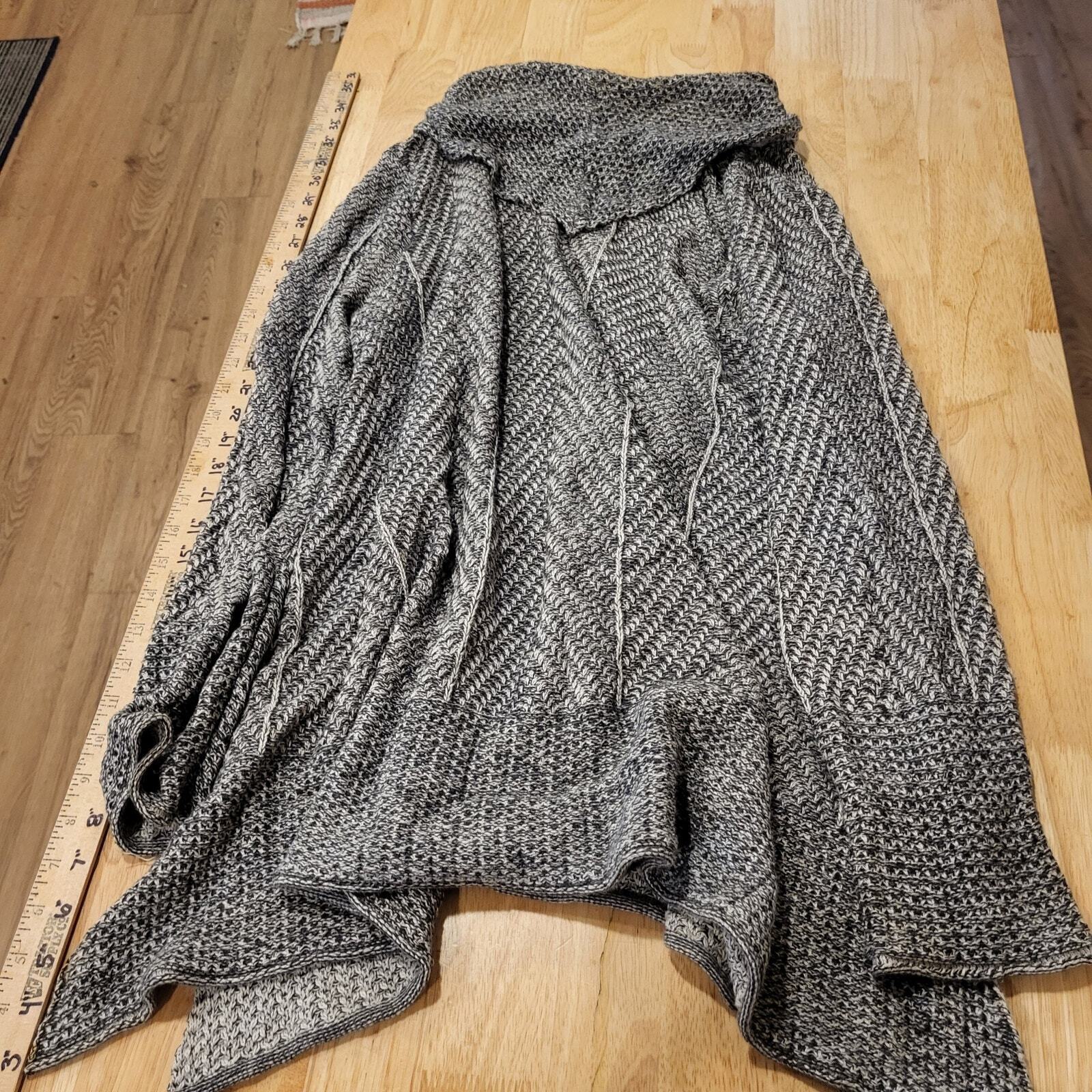Jean Pierre Tissue Hem Cowl Turtle Neck Knit Sweater 22" Pit to Pit 32" Length