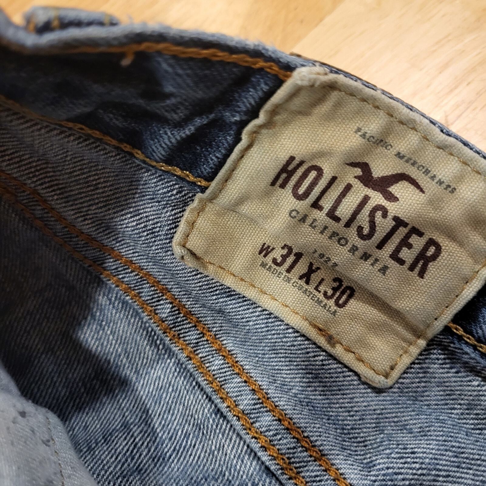 Hollister 31x30 Medium Wash Distressed Denim Jeans 
