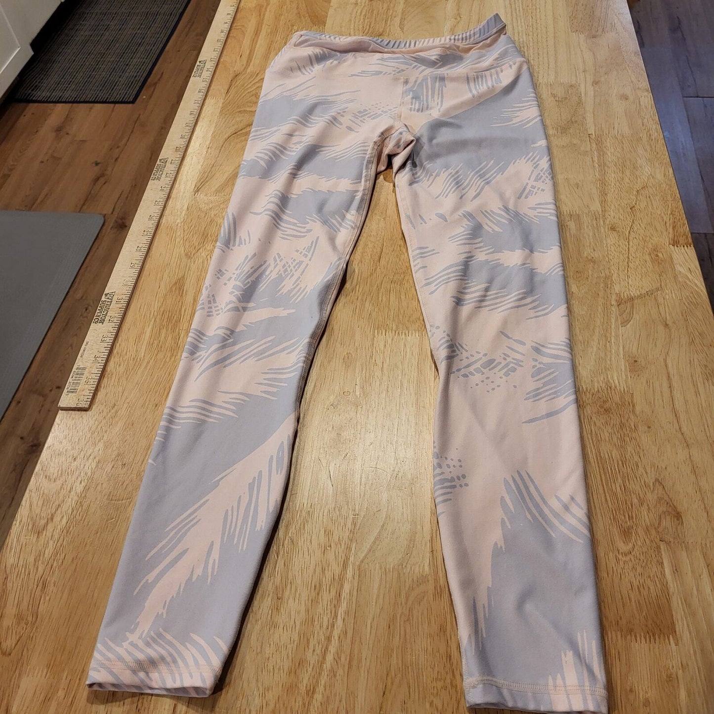 Fable tics Pink and blue abstract Cloud  leggings size small