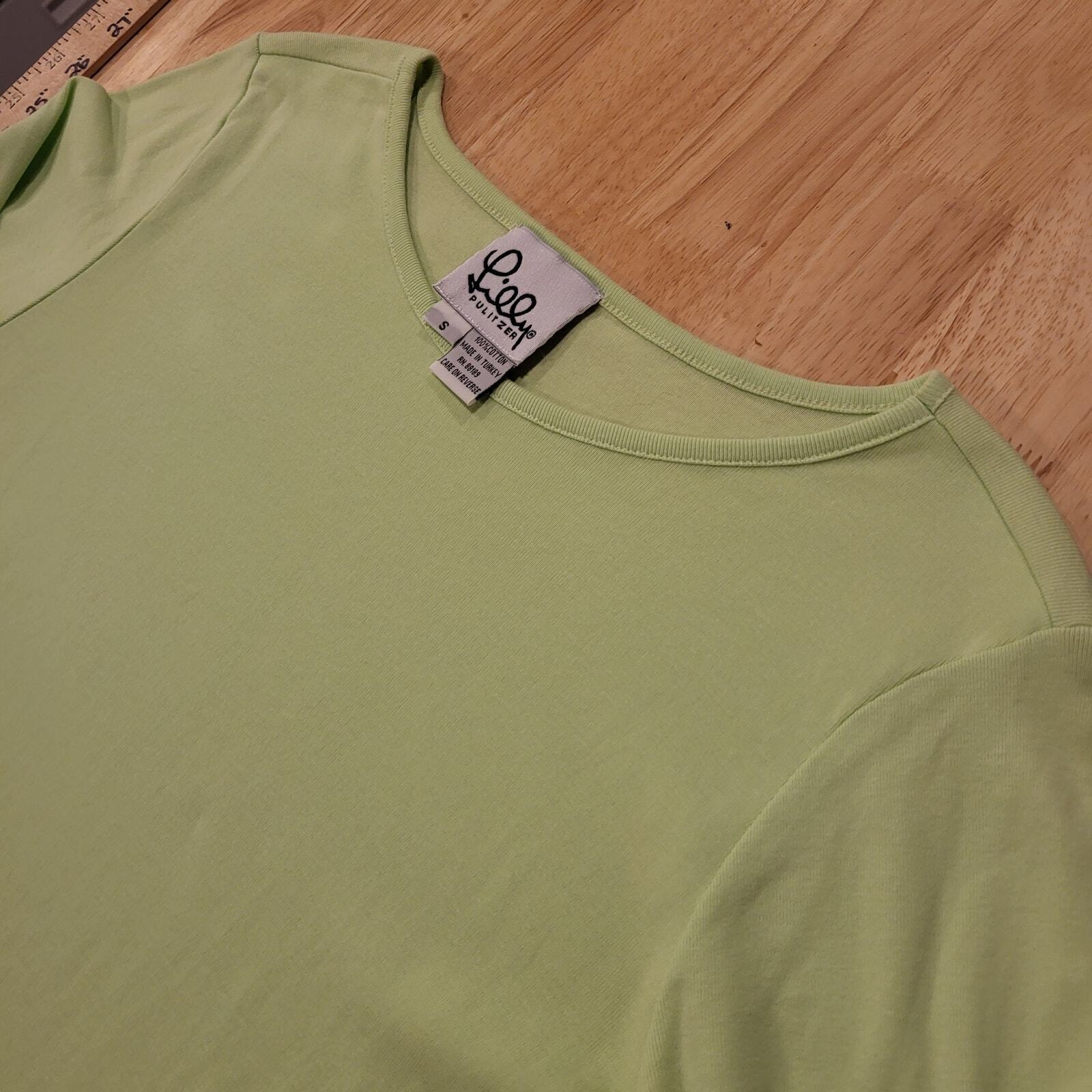 Pastel lime green Lilly Pulitzer 3/4 sleeve round neck t-shirt 100% cotton small