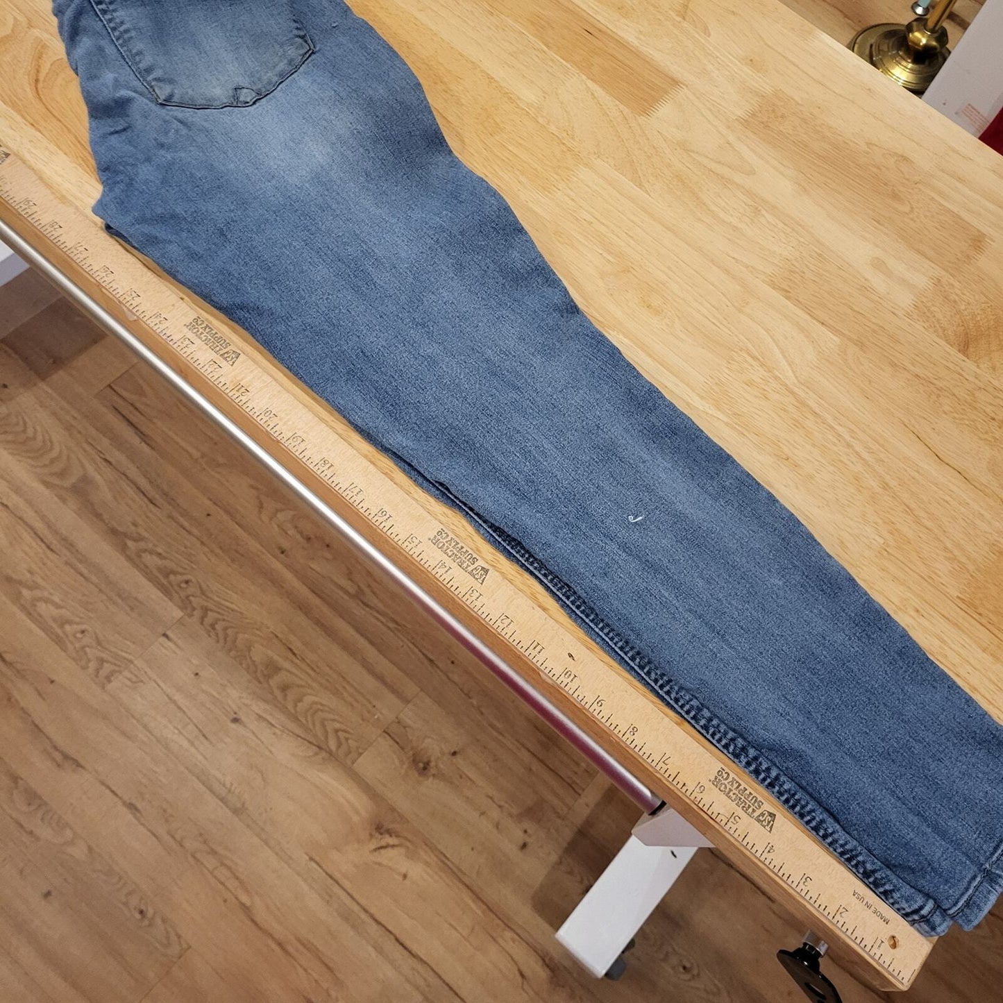 Democracy Ab-solution Size 4 Skinny Jeans Medium Wash