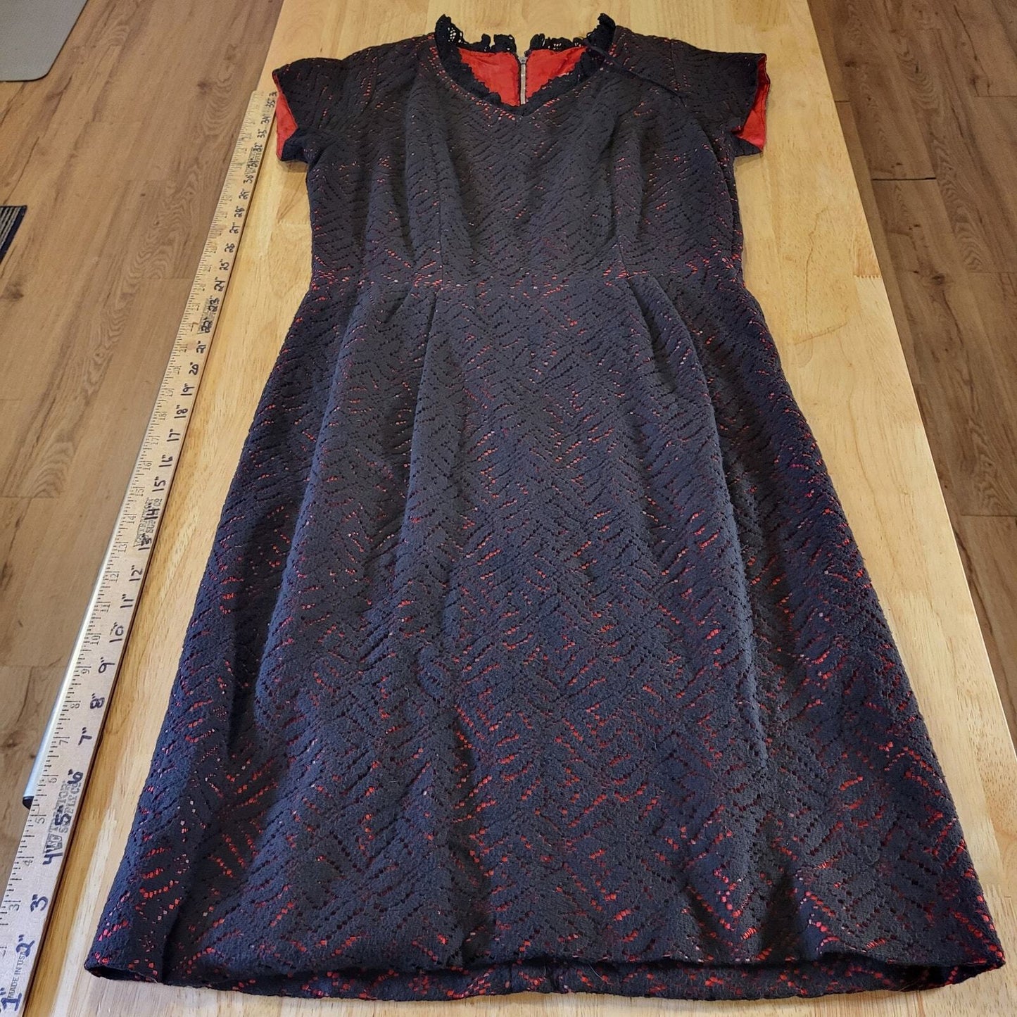 Vintage Handmade BLACK lace Dress Red Lining GOTH vampire Dress Cap Sleeve 15" 