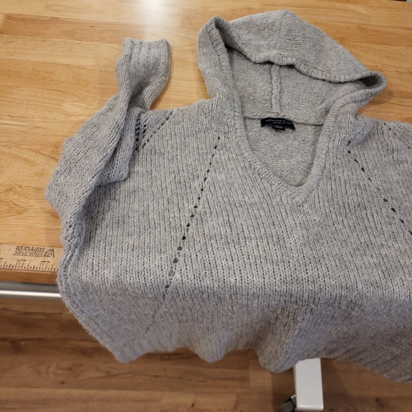 American Eagle Jegging Fit Small Gray Pullover Hooded Sweater Knit Detail