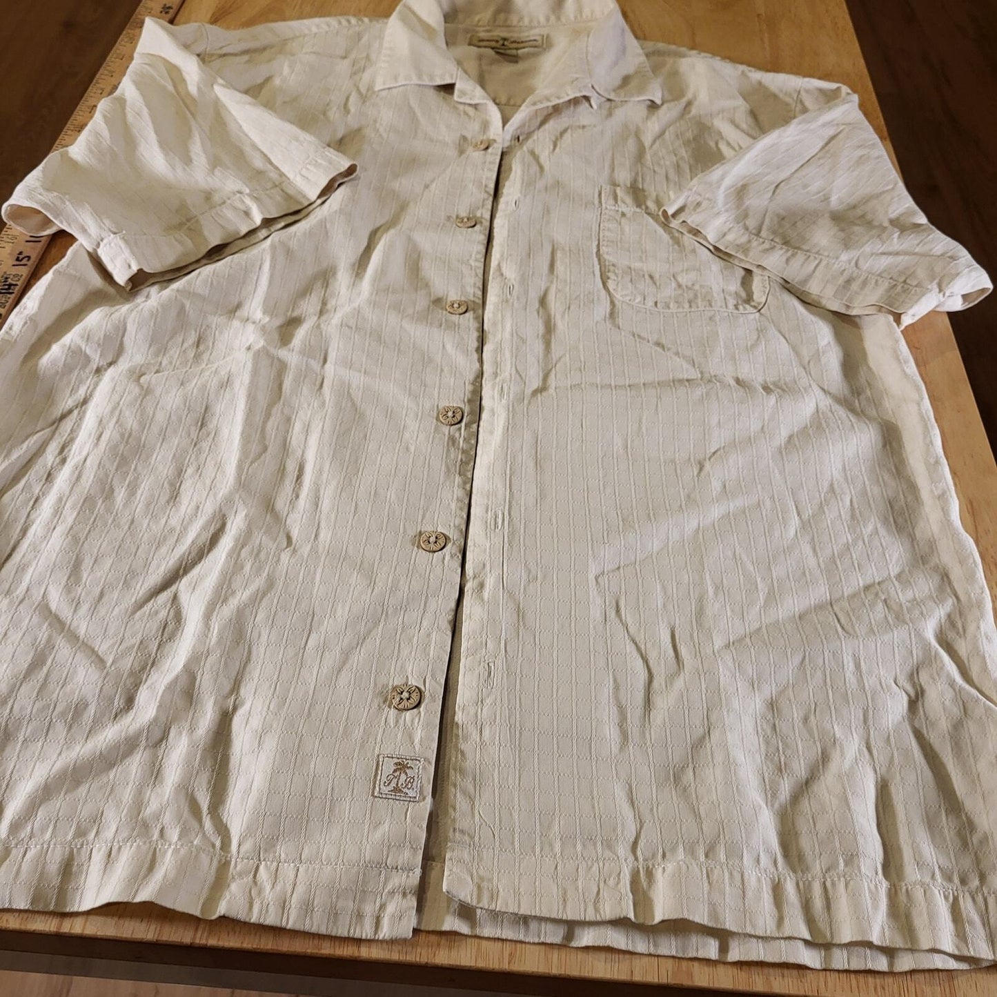 Tommy Bahama Beige Waffle Weave Short Sleeve 100% Silk Button Down Medium