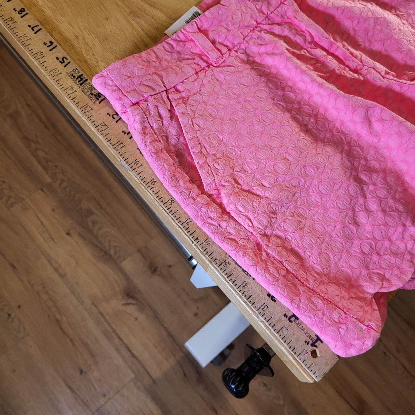 NWT Pink Crown & Ivy Scalloped Edge Shorts Textured Cotton Size 12