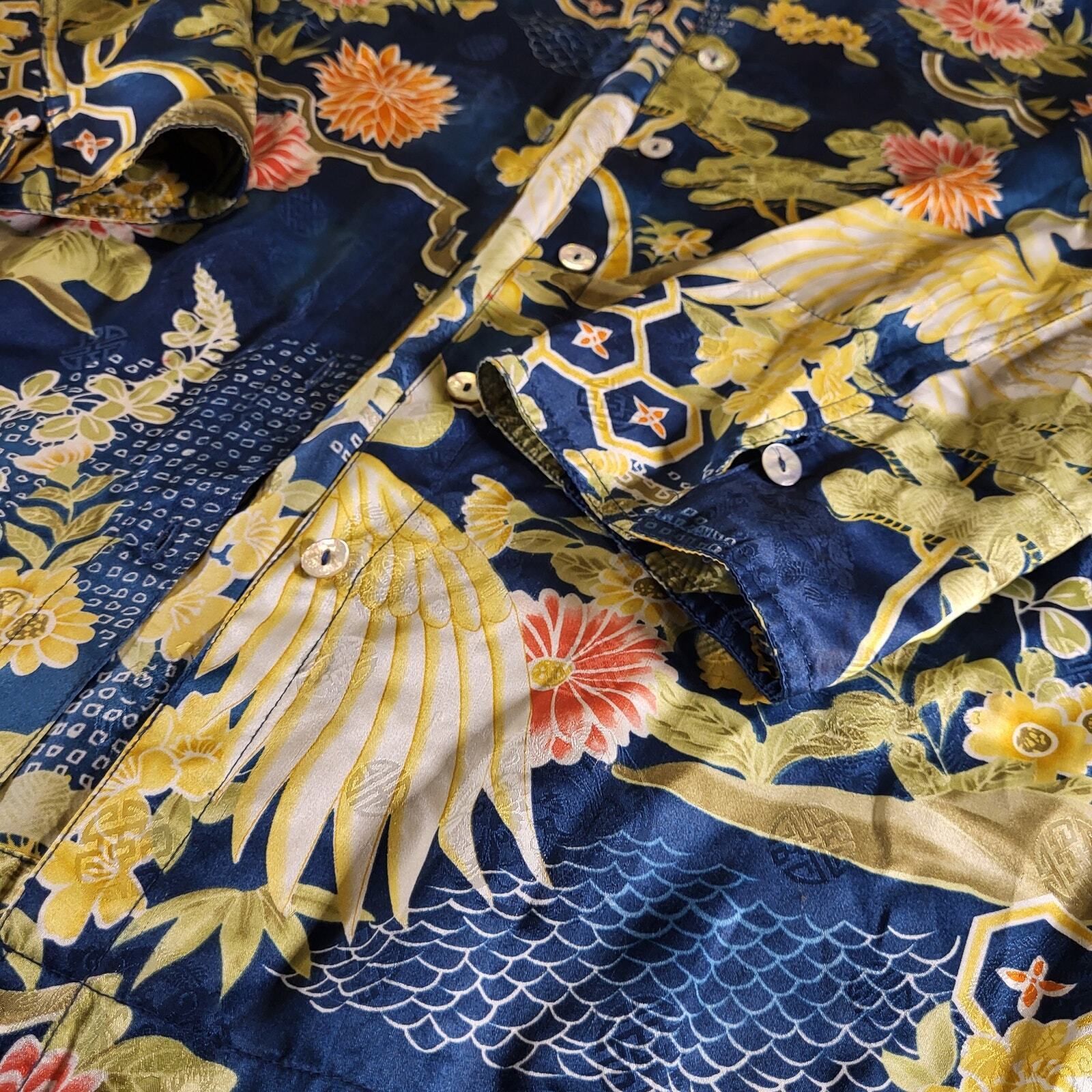 Vintage 100% Silk Asian Crane Floral Medium mandarin collar shell buttons 