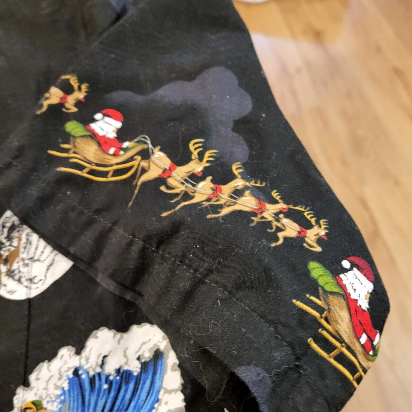 Pacific Legend Made in Hawaii Usa Christmas Santa Short Sleeve Button Down