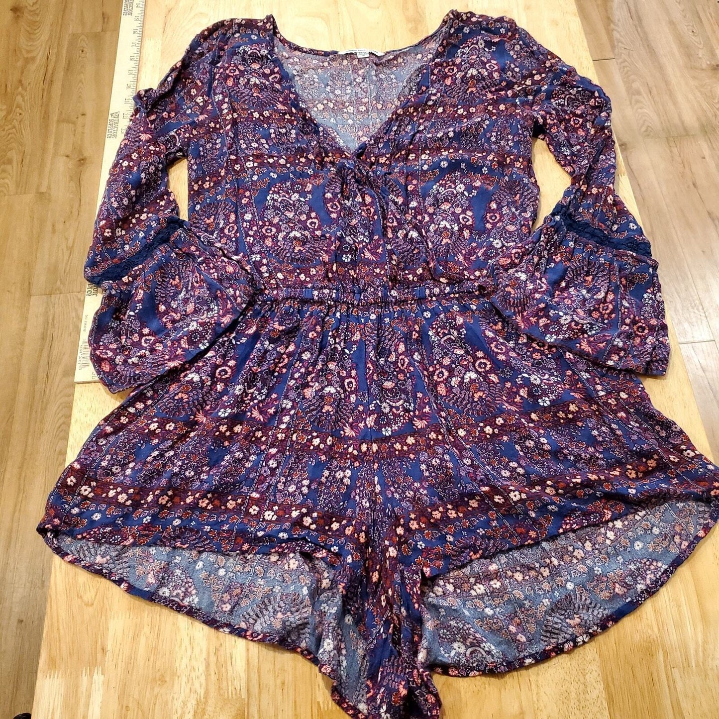 American Eagle Outfitters Purple Floral Long Bell Sleeve Romper Short Small 