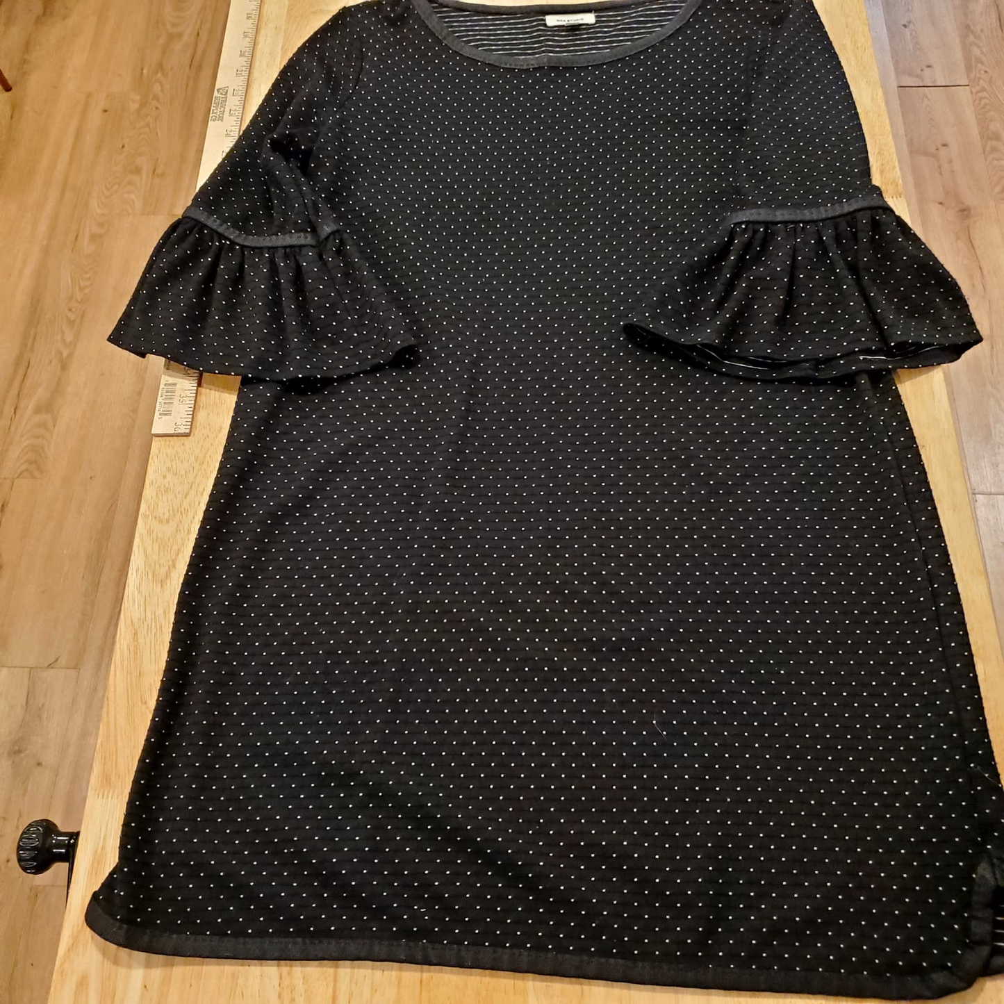 Max Studio Black Polka Dot Knee Length Shift Dress Ruffle Sleeve L Jersey 