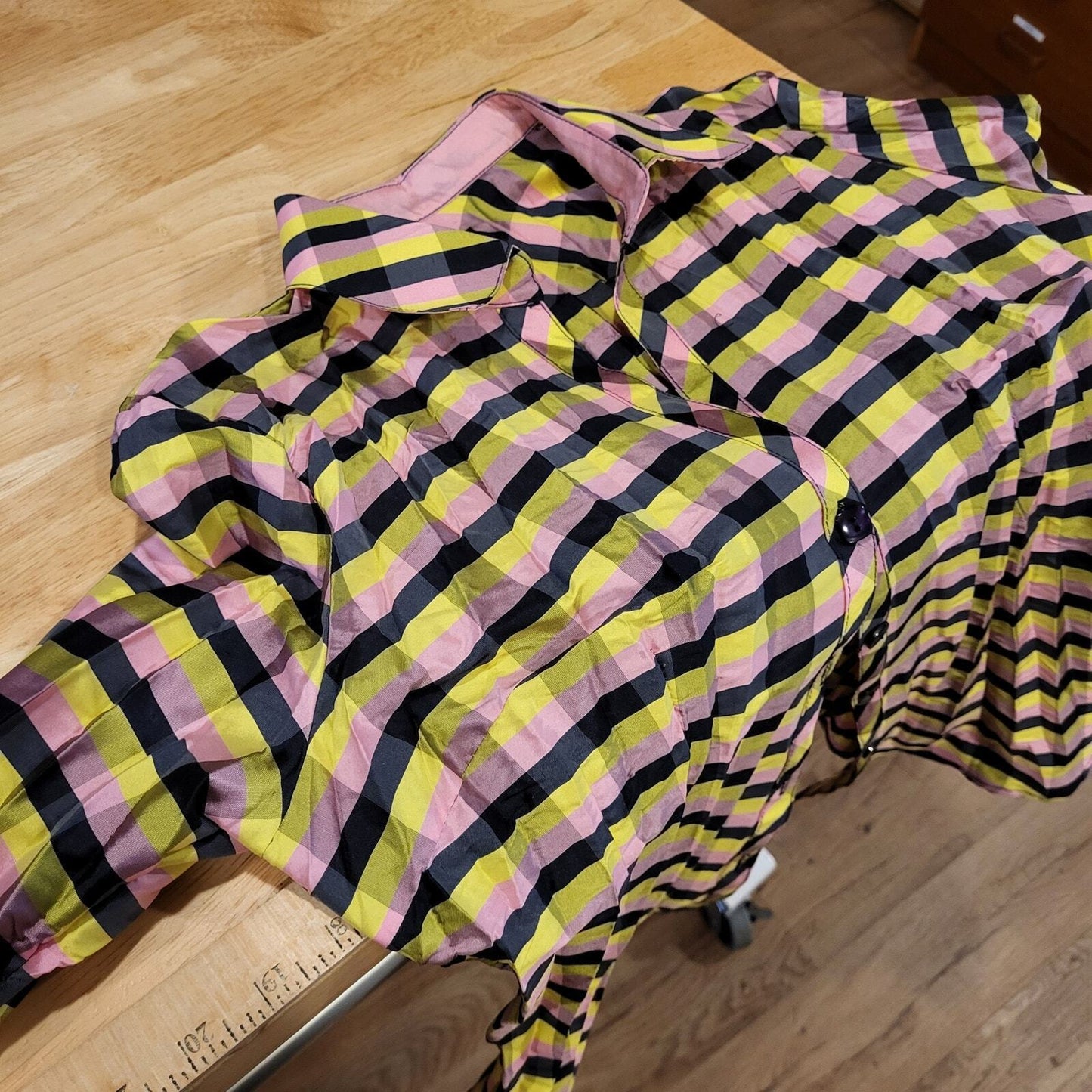 Beluva Pink & Green Plaid Crepe Button Down Collared Top Cuff Colorful 18" P2P