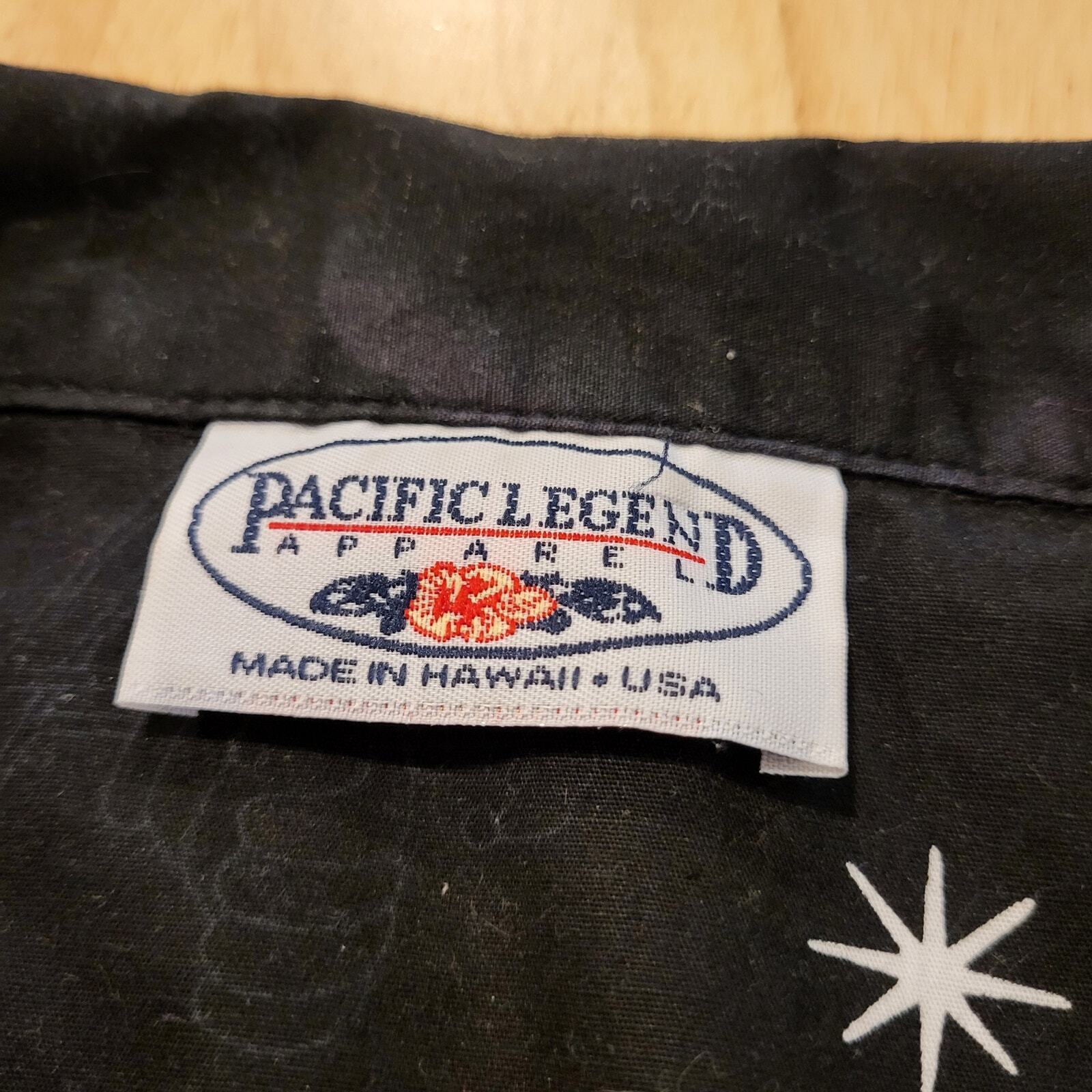 Pacific Legend Made in Hawaii Usa Christmas Santa Short Sleeve Button Down
