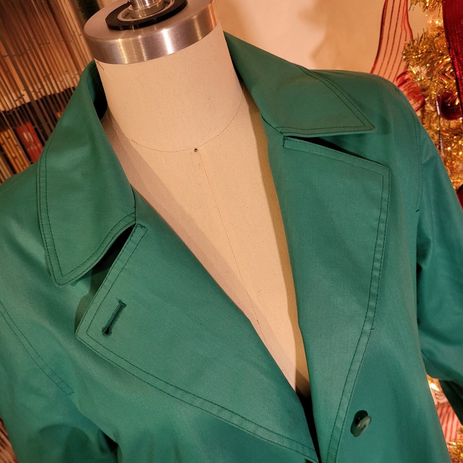 London Fog Vintage Green coat gingham lining petite 10 machine washable 