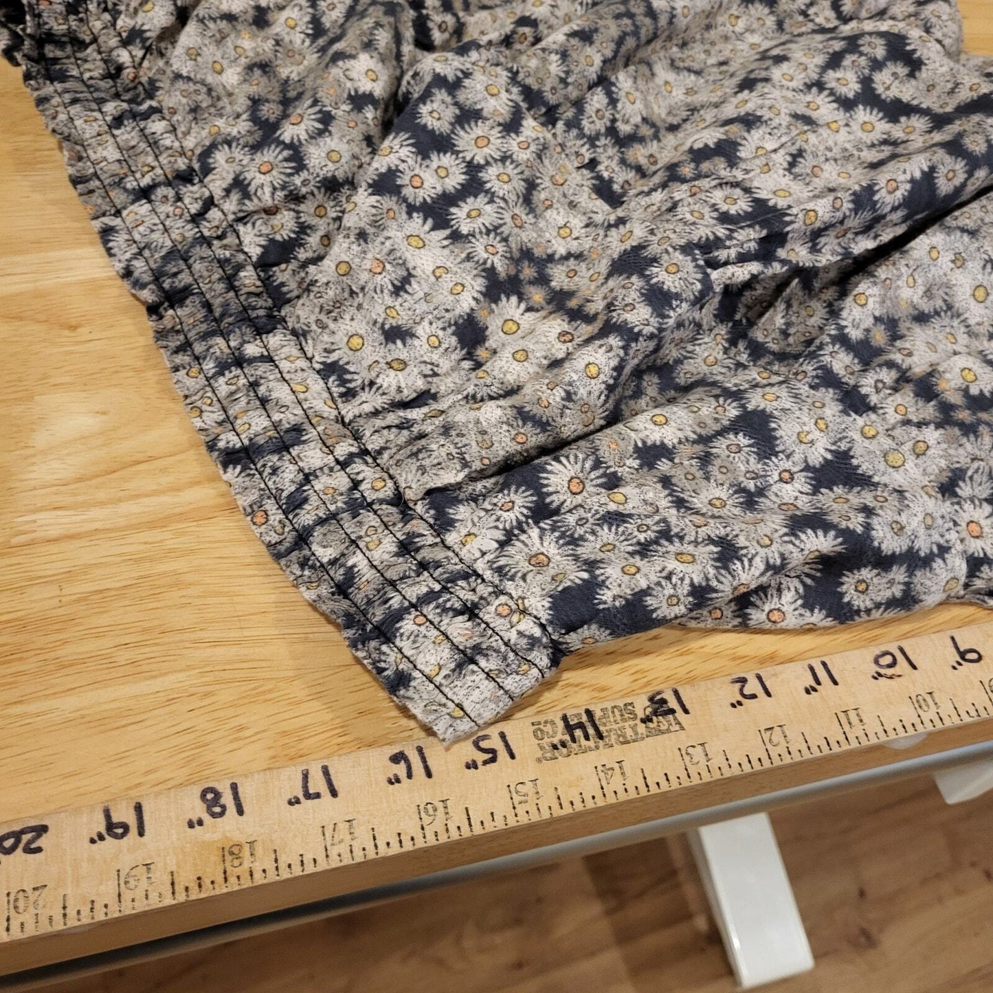 True craft Daisy print navy blue ruffle mini skirt elastic waist lined cotton