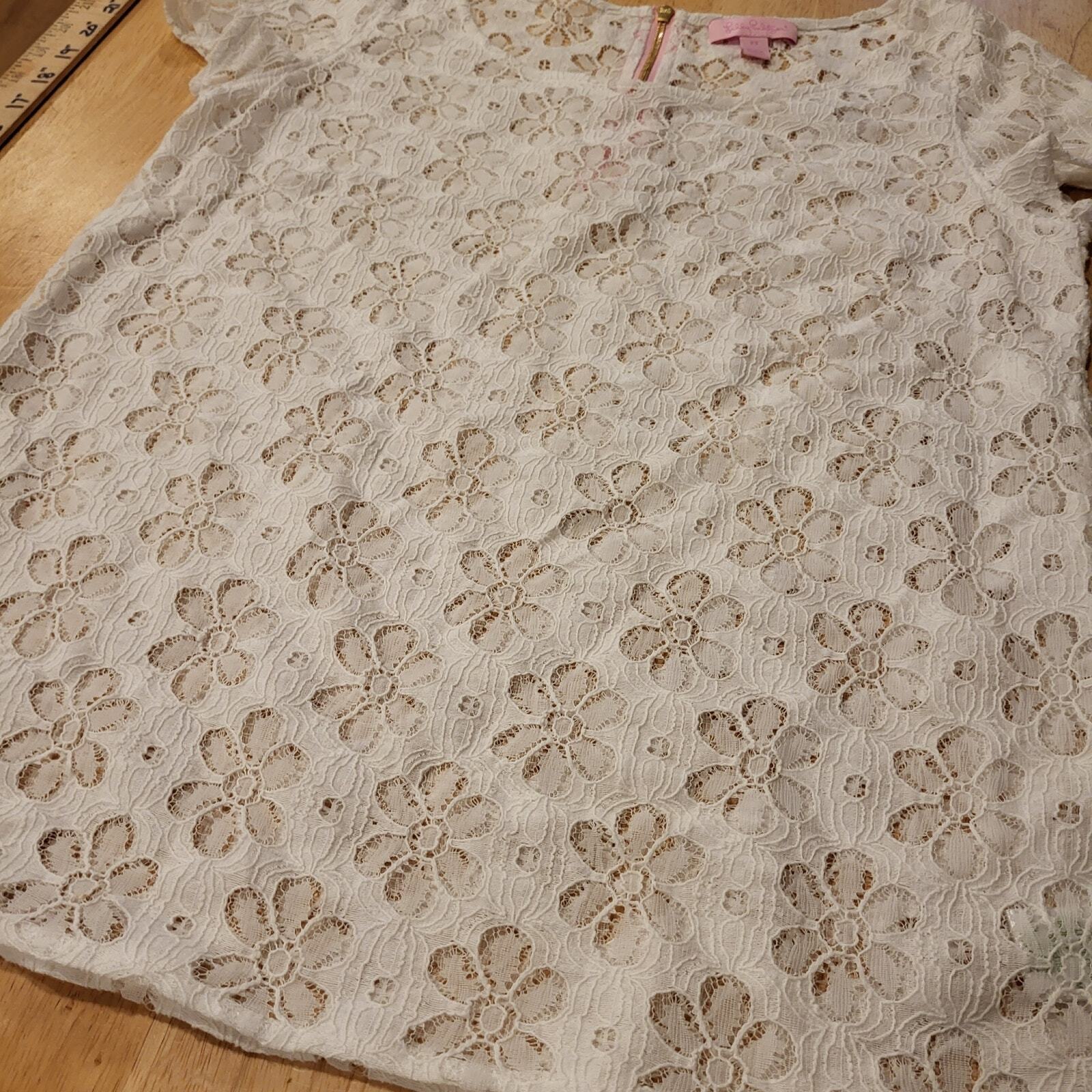 White Daisy Lace Lilly Pulitzer Short Sleeve Gold Zip Blouse 17" Pit 2 Pit XS