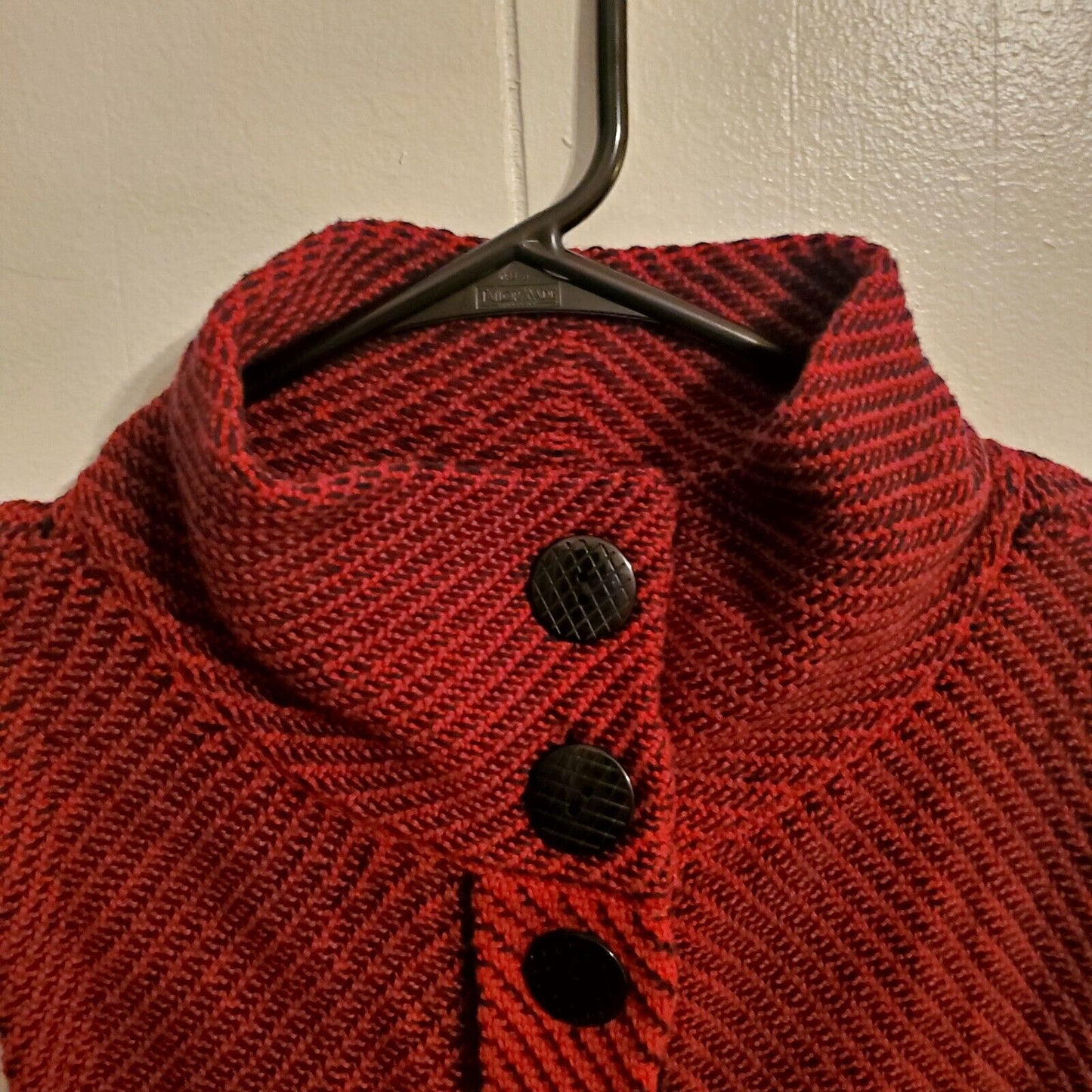 100%Cotton Habitat Clothes To Live In Button Front Chevron knit vest red black