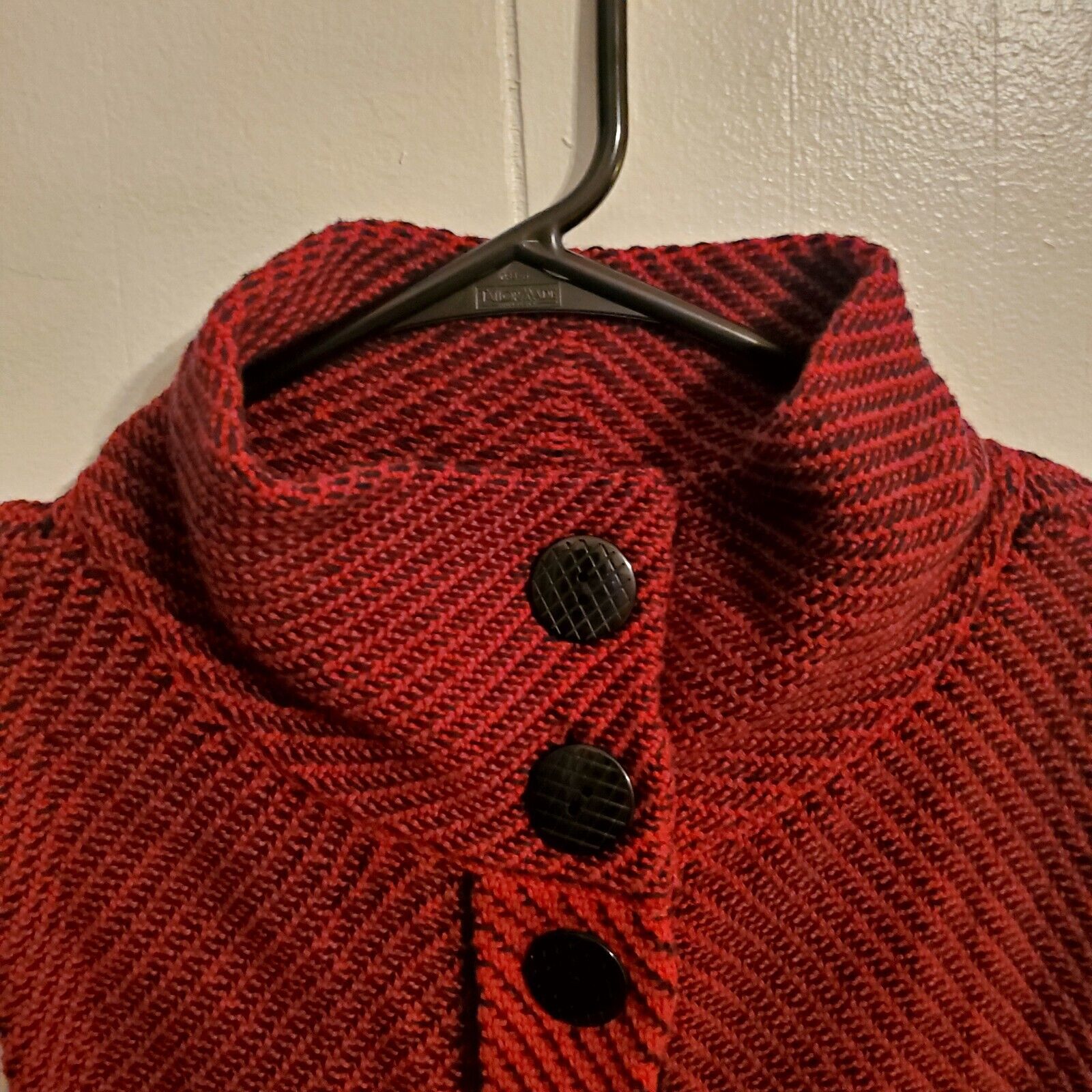 100%Cotton Habitat Clothes To Live In Button Front Chevron knit vest red black