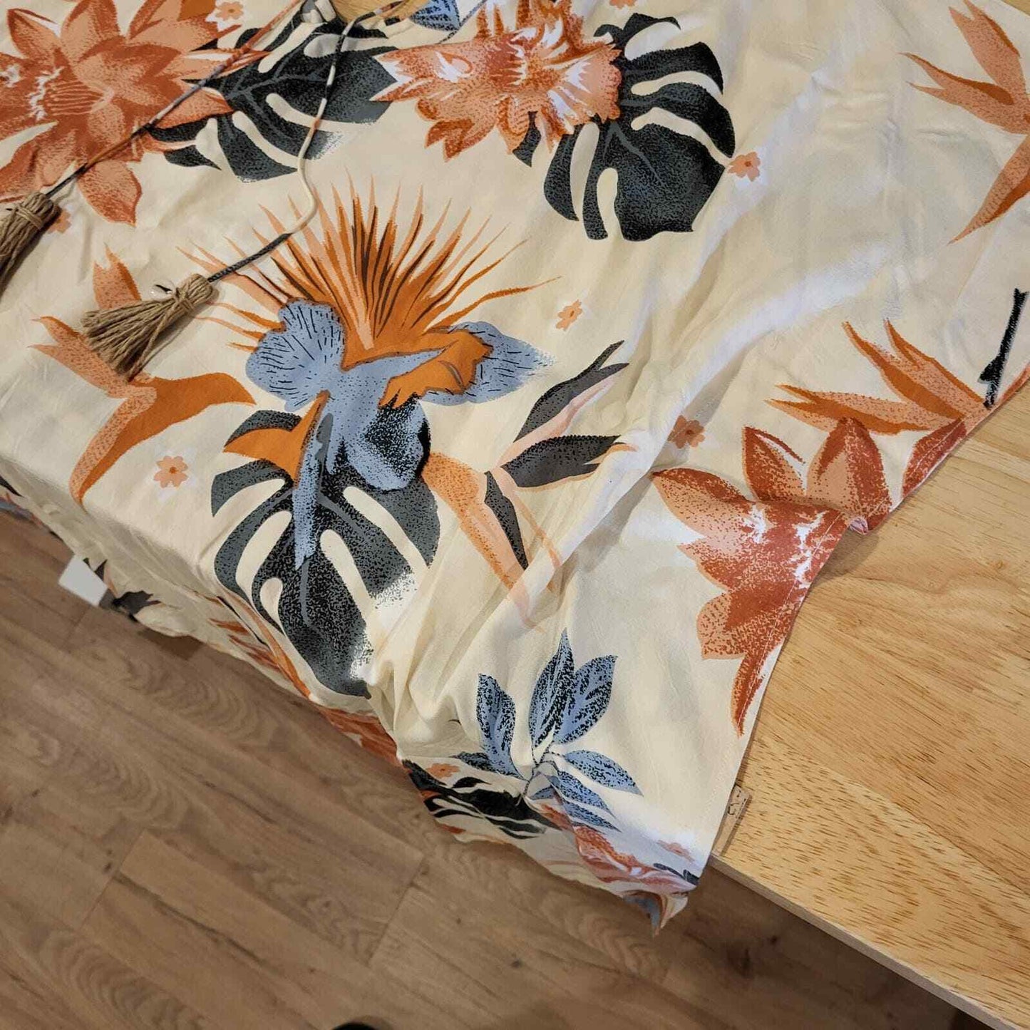 Flowey oversized fit Women's Botanical Blouse VNECK tie