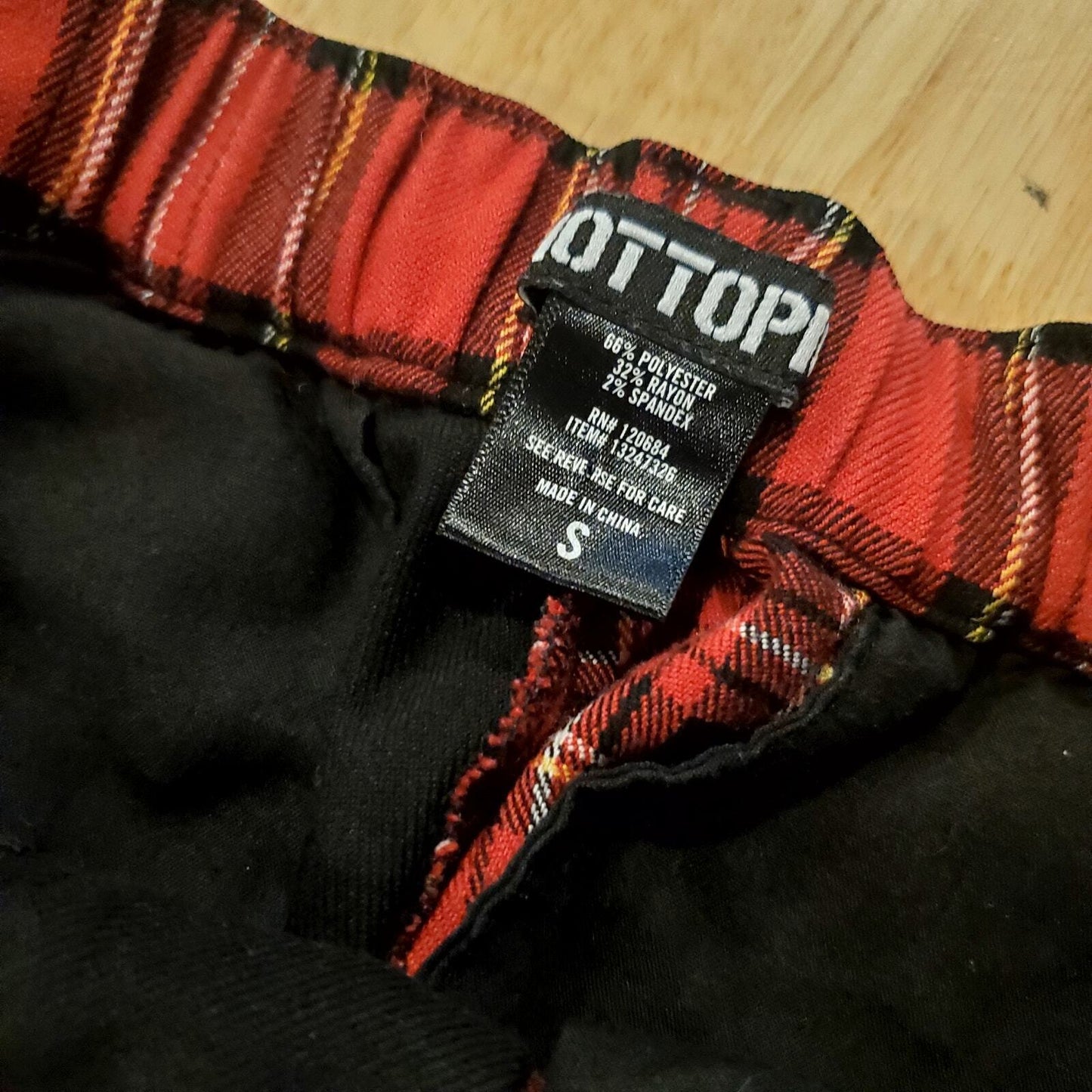 Hot Topic Black & Red Plaid Contrast Leg Pants Elastic Waist Zip Fly Pockets Sm.