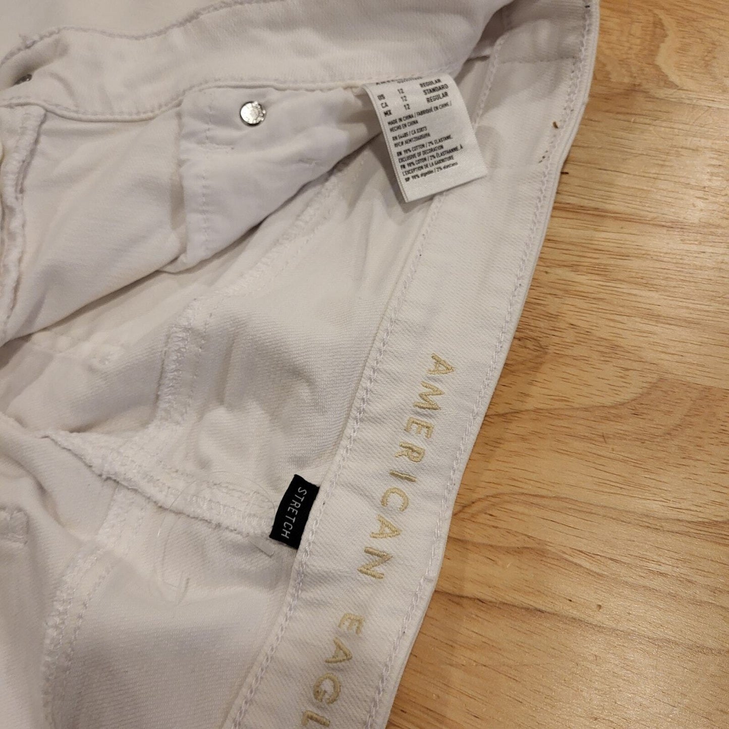 White American Eagle Outfitters Stretch Straight Leg Jeans 12 Regular