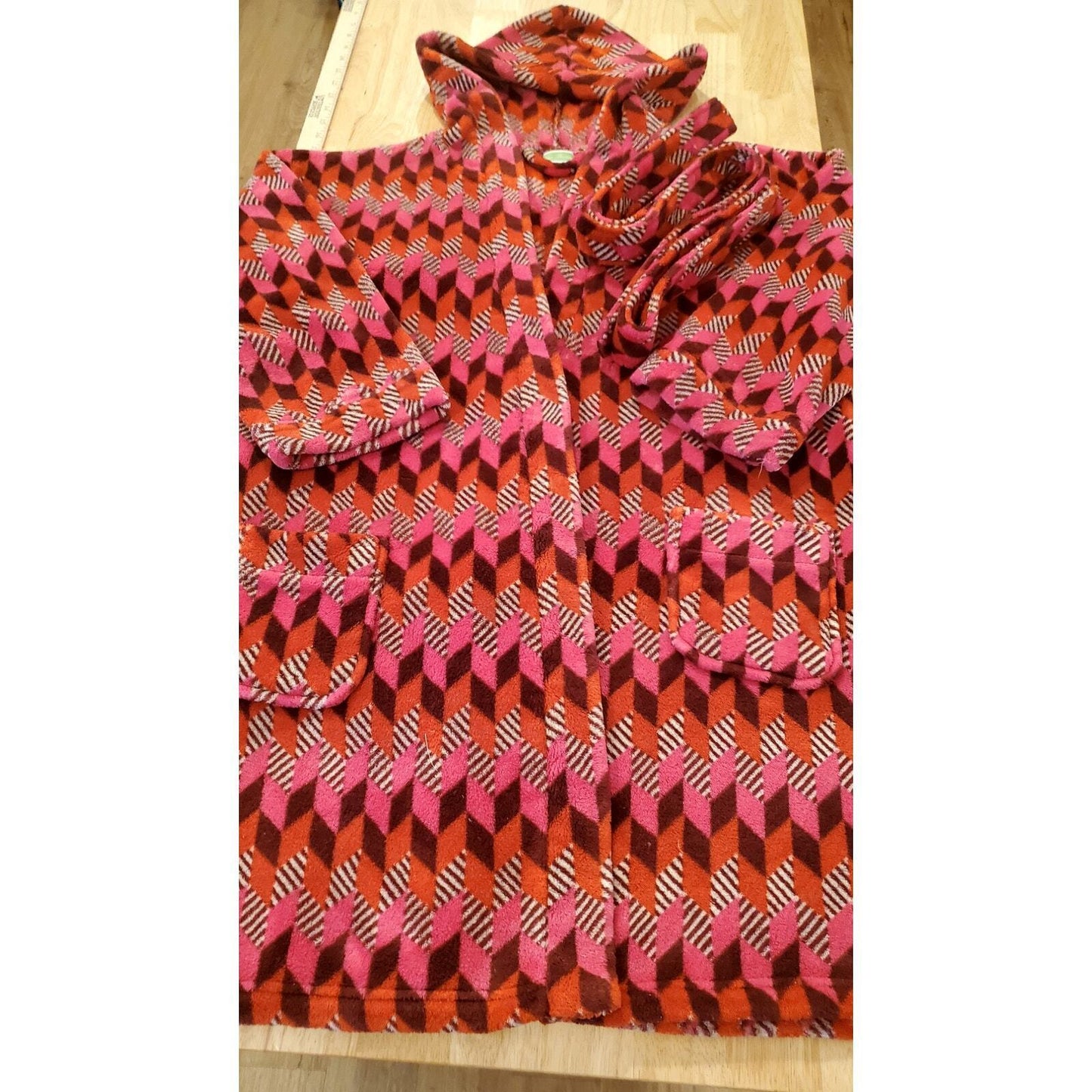 Vera Bradley Geometric Print Fleece Short Robe Pink & Red Soft