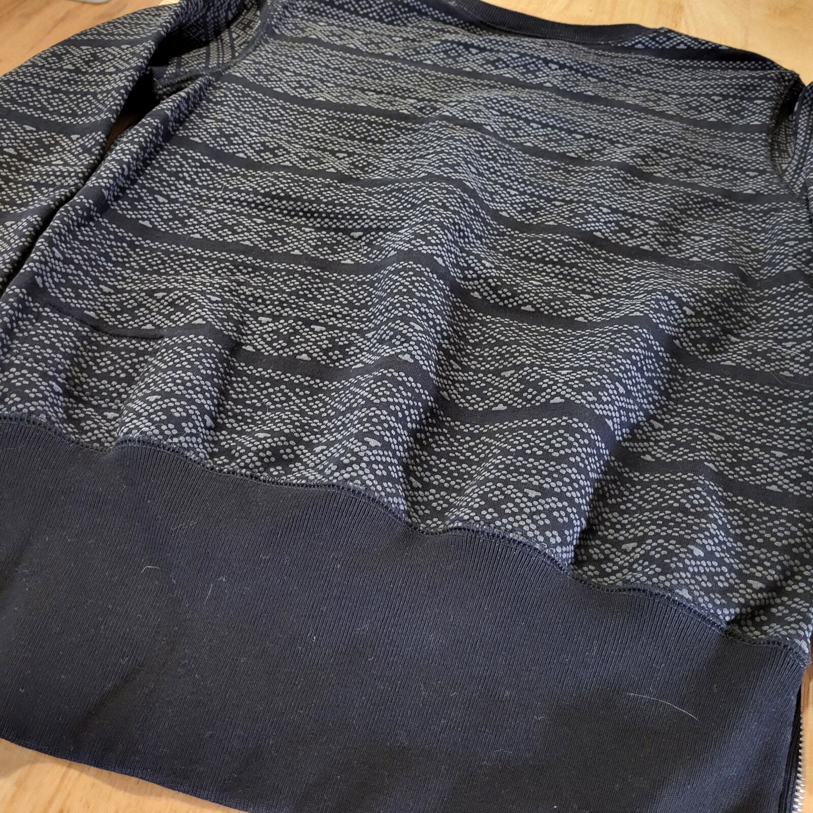KK International Perú Sweatshirt Zipper Detail Medium Black Screen Printed 