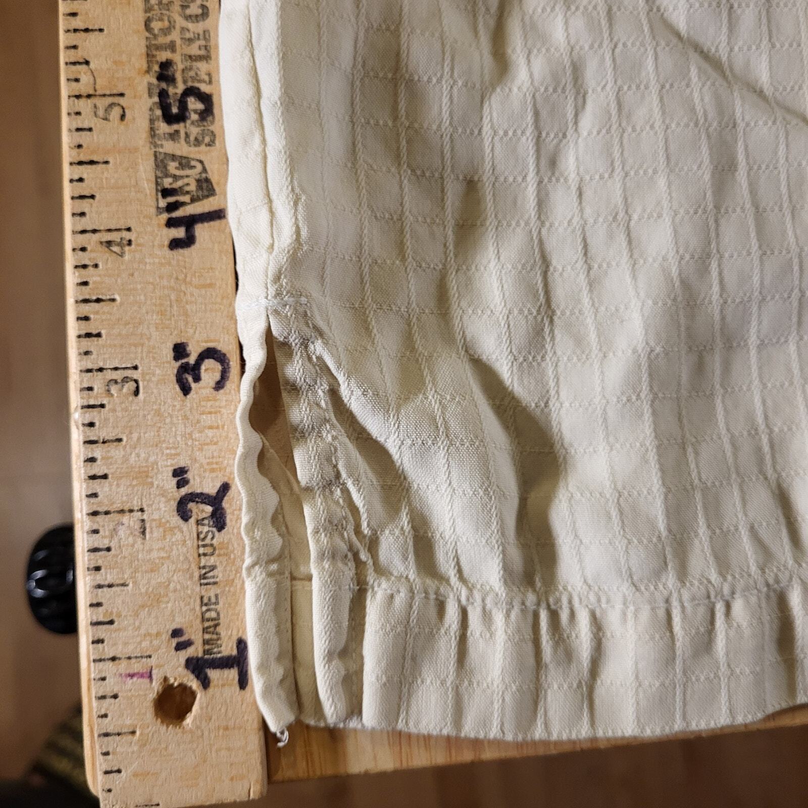 Tommy Bahama Beige Waffle Weave Short Sleeve 100% Silk Button Down Medium