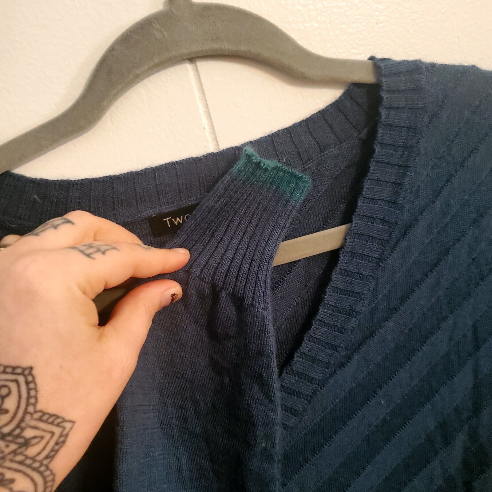 Two Danes Sweater Blue Striped Chevron Long Sleeve V Neck Pullover Size